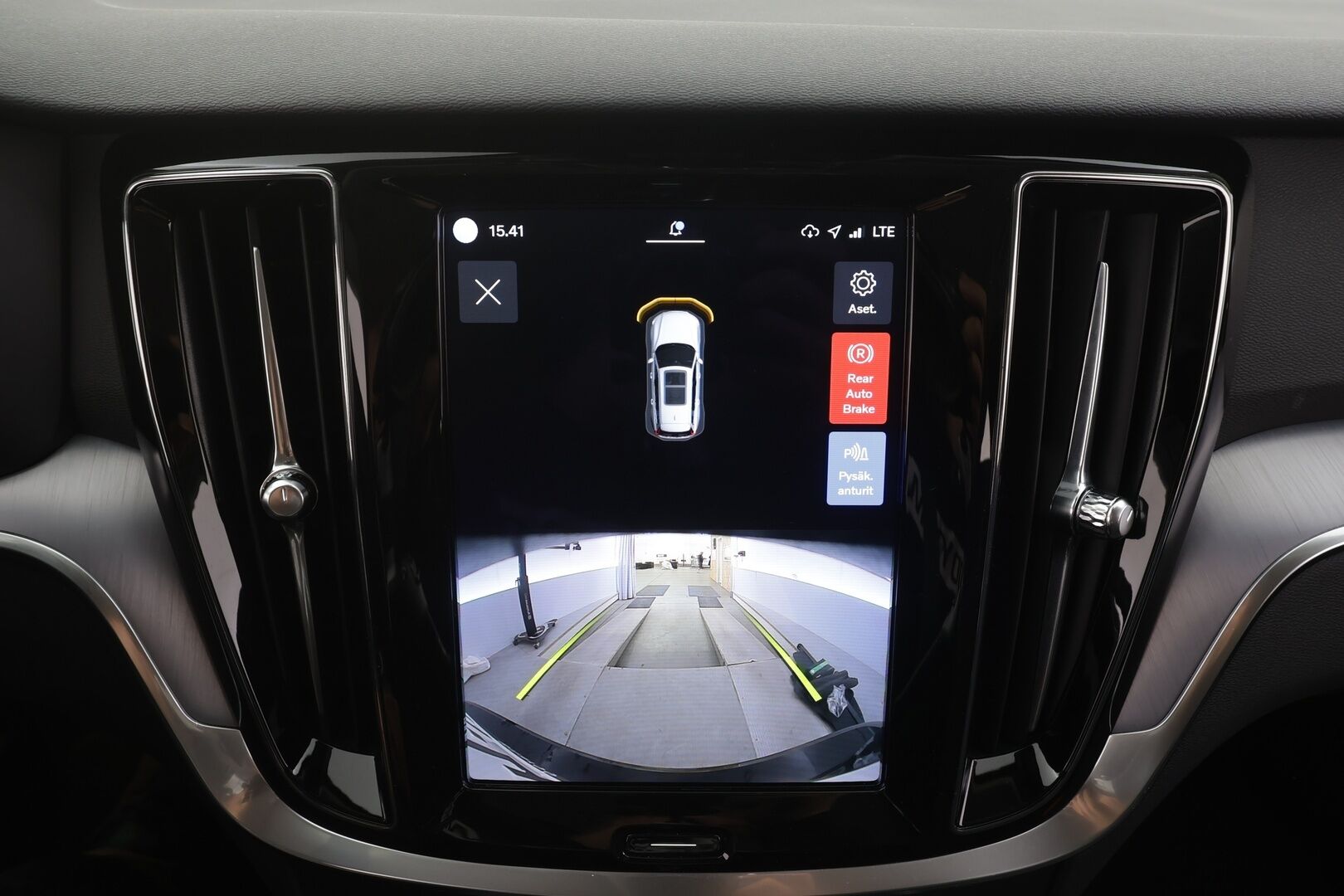 Volvo V60 2023 B3 MHEV Business Core DCT aut - | ACC | Webasto | Koukku | Full-LED | High Performance audio | P.Kamera | Osasähköt | Keyless | Apple&Android | 1.Om Suomi-auto | Kahdet Renkaat | Merkkihuollettu |