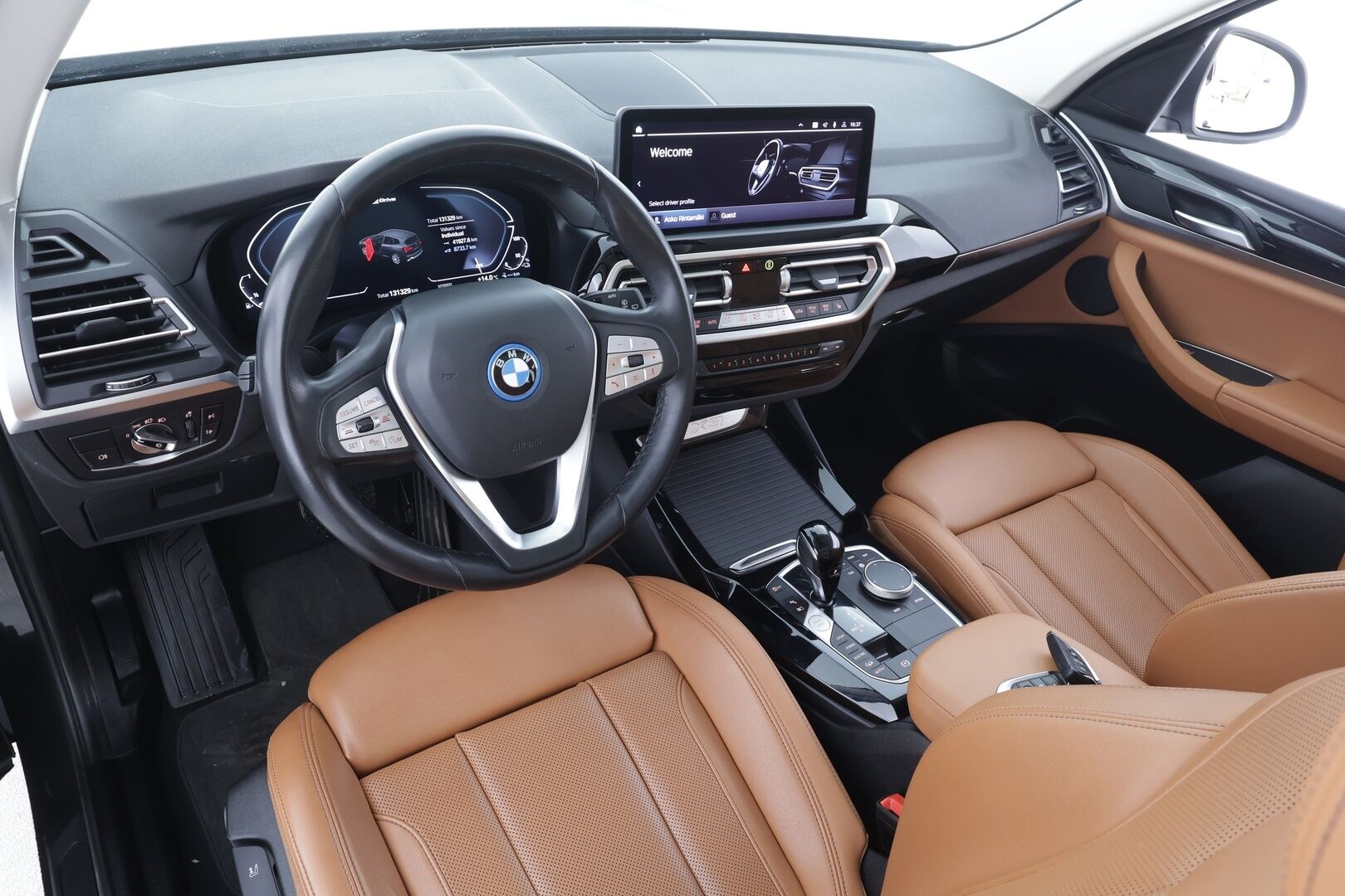 BMW X3 2023 G01 xDrive 30e A Charged Edition - | ACC | Koukku | Hifi | Panorama | P.Kamera | Sporttinahat | Kaistavahti | Navi | LED | 1.Om Suomi-auto | Kahdet renkaat aluvanteilla | Merkkihuollettu |