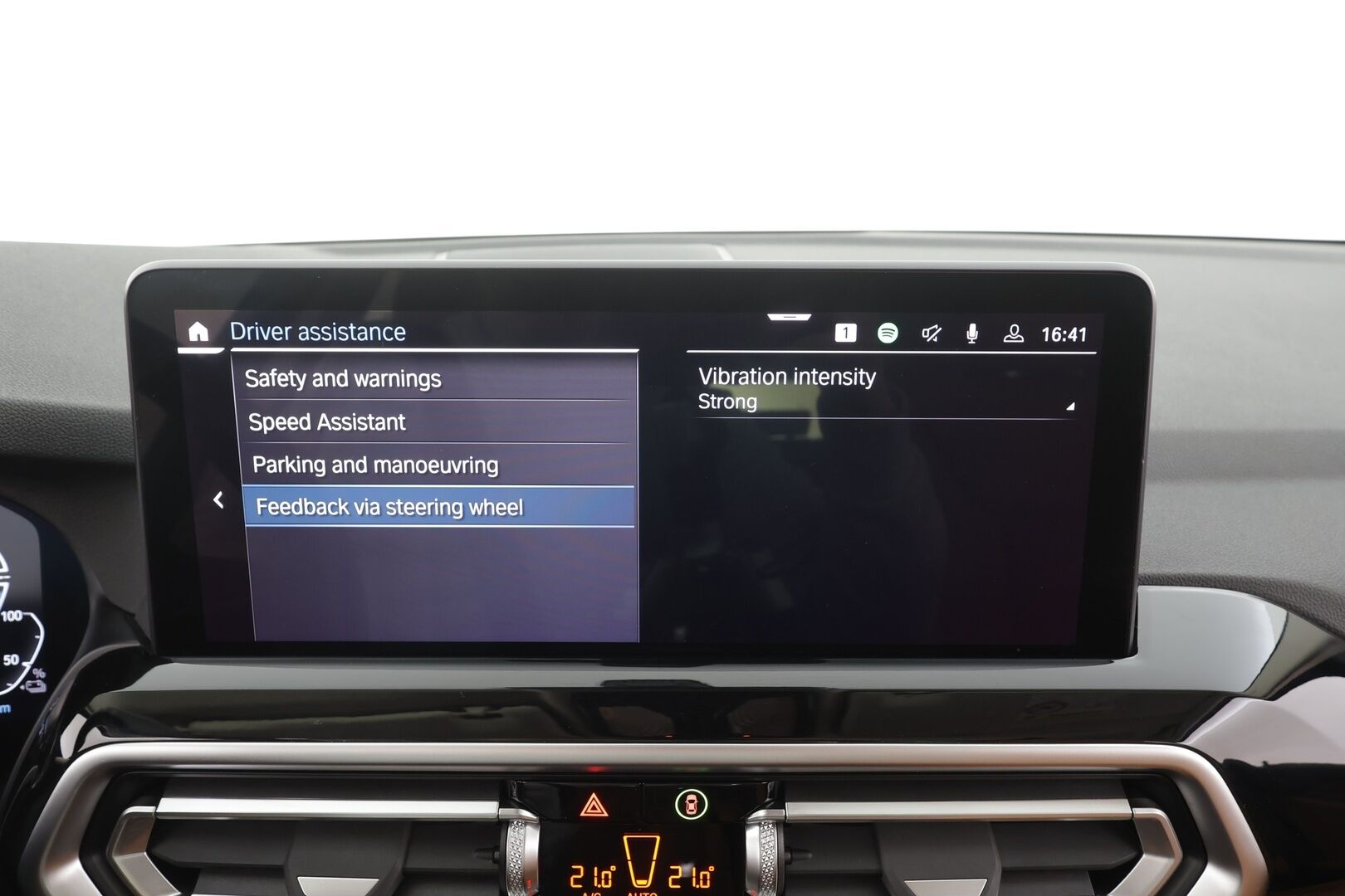 BMW X3 2023 G01 xDrive 30e A Charged Edition - | ACC | Koukku | Hifi | Panorama | P.Kamera | Sporttinahat | Kaistavahti | Navi | LED | 1.Om Suomi-auto | Kahdet renkaat aluvanteilla | Merkkihuollettu |