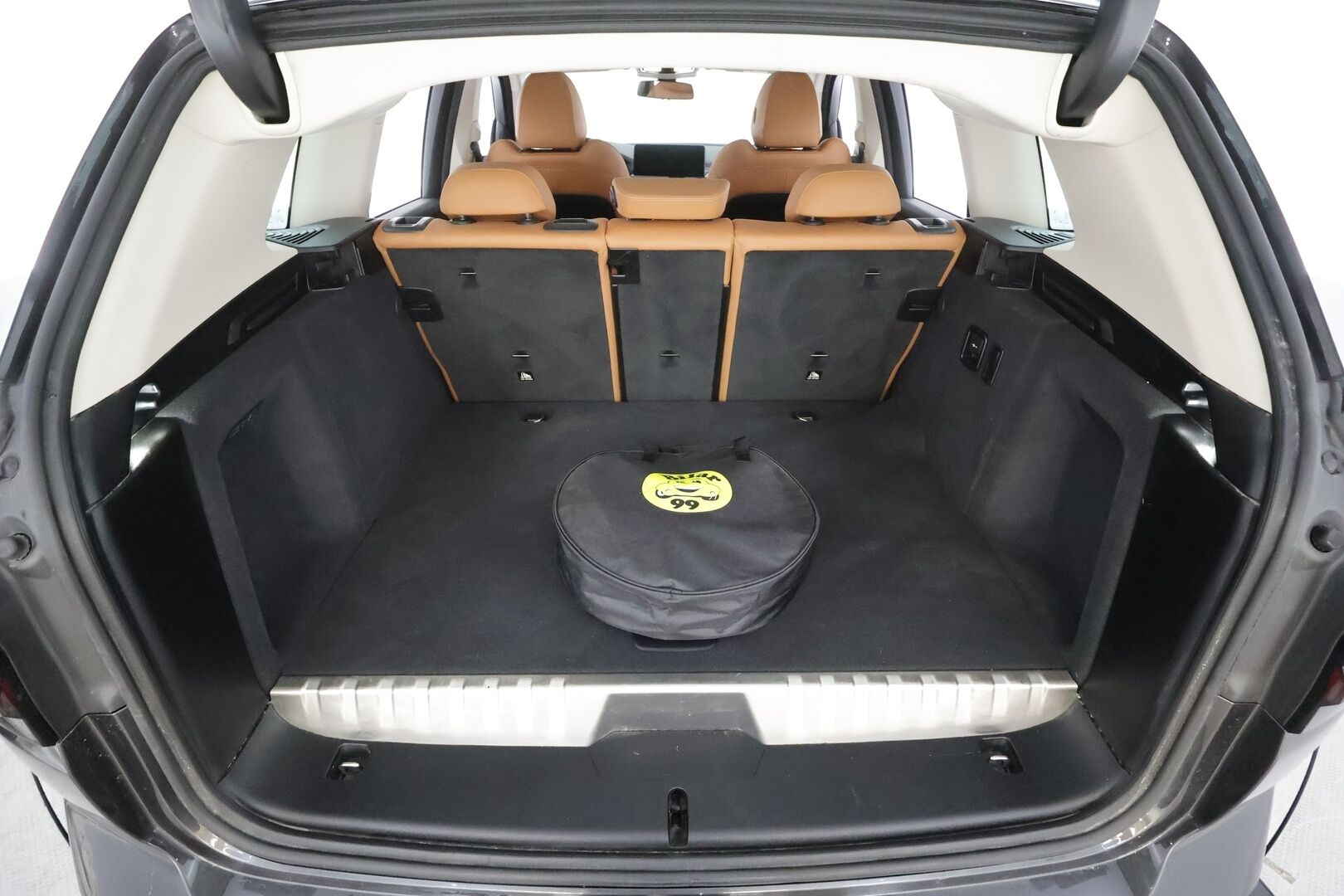 BMW X3 2023 G01 xDrive 30e A Charged Edition - | ACC | Koukku | Hifi | Panorama | P.Kamera | Sporttinahat | Kaistavahti | Navi | LED | 1.Om Suomi-auto | Kahdet renkaat aluvanteilla | Merkkihuollettu |