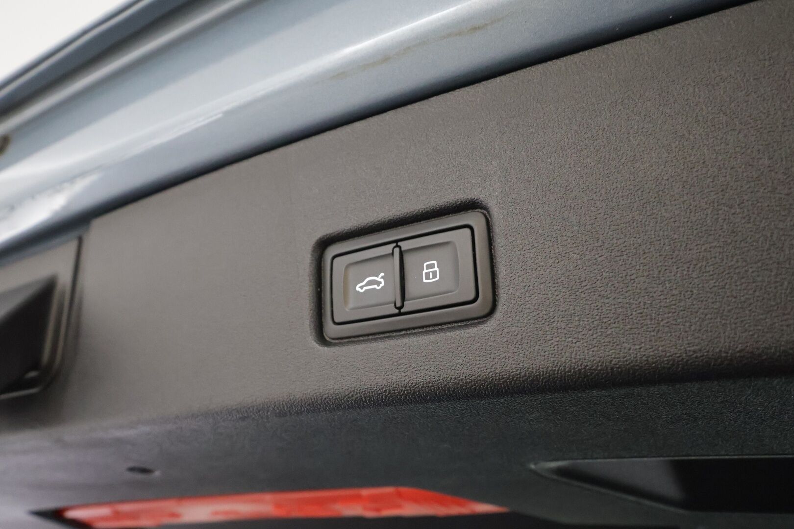 Audi Q4 e-tron 2023 40 e-tron Advanced * ACC / P.kamera / ILP / Sporttipenkit / Navi / LED / Sähköluukku / KeylessGo * - 1.Om Suomi-auto / Akku kuntotarkastettu / Kahdet renkaat aluvanteilla / Merkkihuollettu