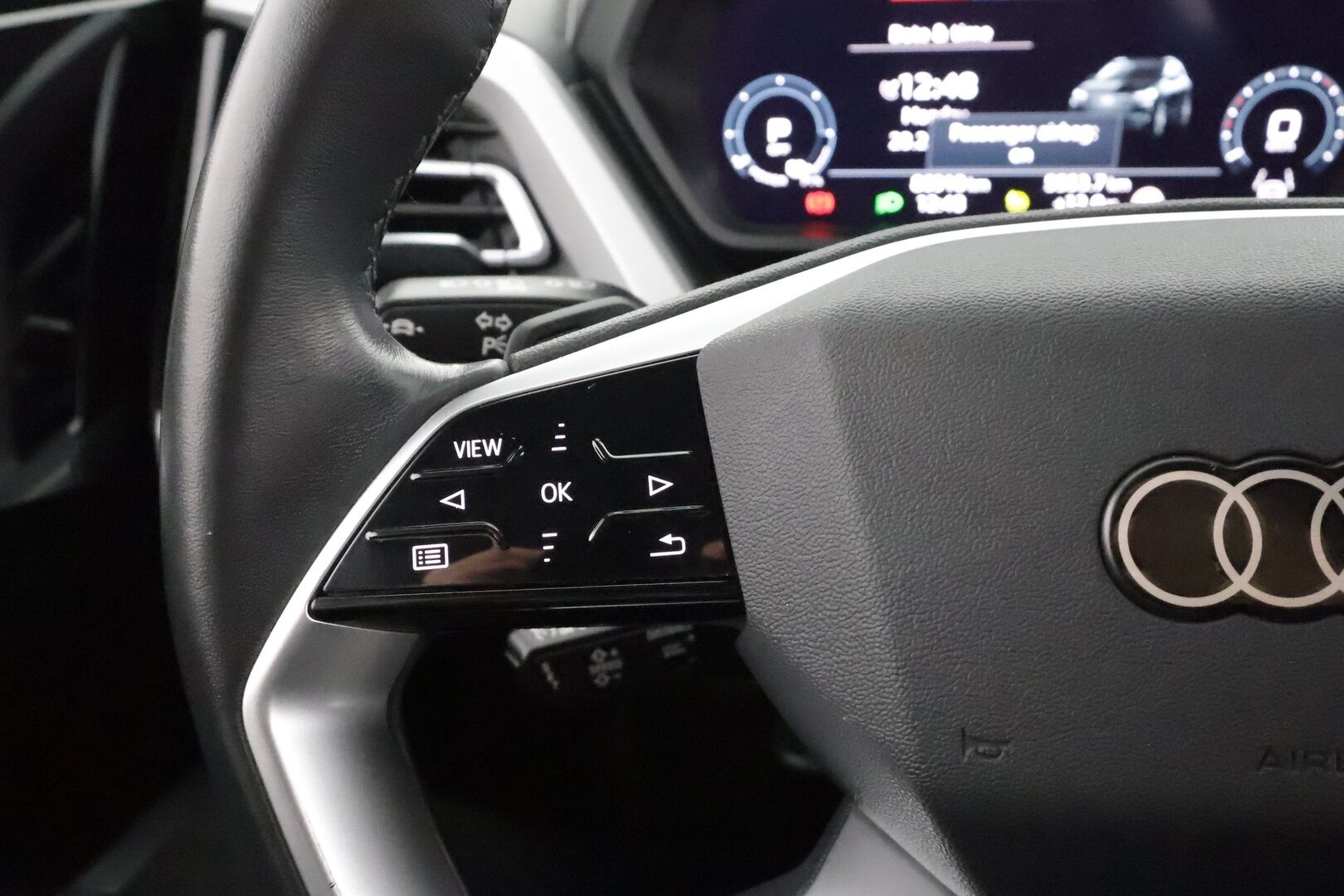 Audi Q4 e-tron 2023 40 e-tron Advanced * ACC / P.kamera / ILP / Sporttipenkit / Navi / LED / Sähköluukku / KeylessGo * - 1.Om Suomi-auto / Akku kuntotarkastettu / Kahdet renkaat aluvanteilla / Merkkihuollettu