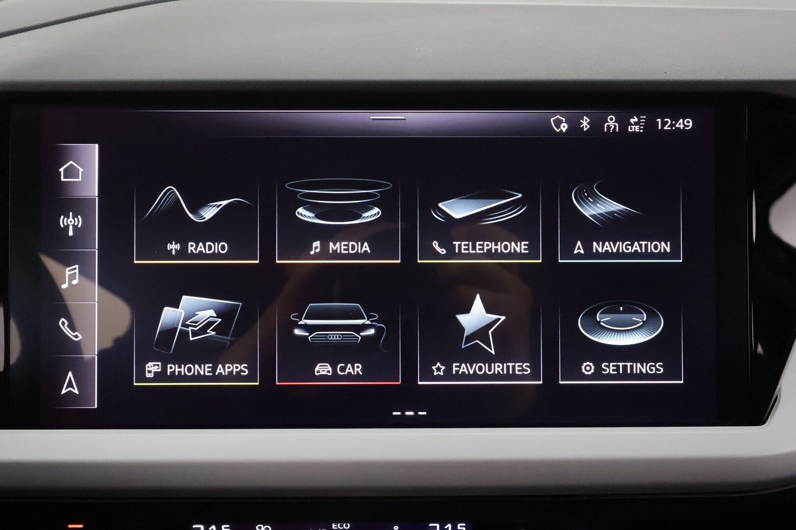 Audi Q4 e-tron 2023 40 e-tron Advanced * ACC / P.kamera / ILP / Sporttipenkit / Navi / LED / Sähköluukku / KeylessGo * - 1.Om Suomi-auto / Akku kuntotarkastettu / Kahdet renkaat aluvanteilla / Merkkihuollettu