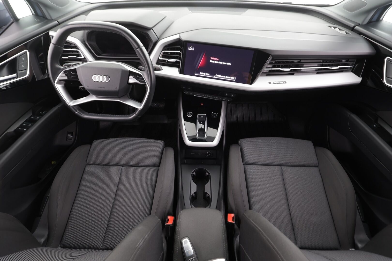 Audi Q4 e-tron 2023 40 e-tron Advanced * ACC / P.kamera / ILP / Sporttipenkit / Navi / LED / Sähköluukku / KeylessGo * - 1.Om Suomi-auto / Akku kuntotarkastettu / Kahdet renkaat aluvanteilla / Merkkihuollettu