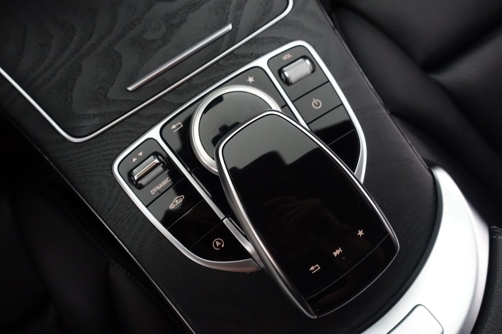 Mercedes-Benz C 2017 300 A AMG - | Kovat Varusteet! | Burmester | Distronic+ | 360-Kamera | Kaistavahti | Navi | BLIS | ACC |