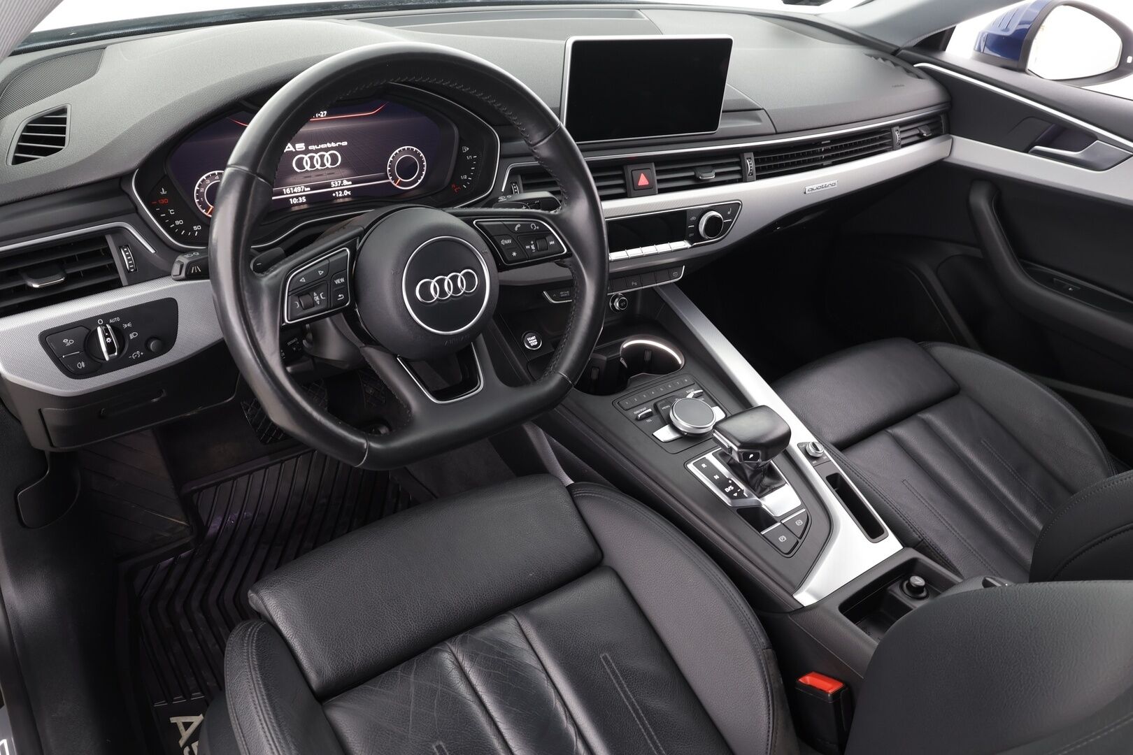 Audi A5 2017 Sportback Business Sport 2,0 TFSI 185 kW quattro S tronic * ACC / P.kamera / LED / Navi / Sporttinahat * - Kahdet renkaat aluvanteilla - HULLU BLACKWEEK KORKOTARJOUS 2,49%