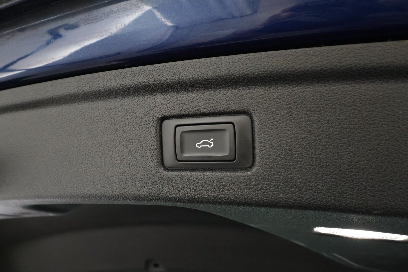 Audi A5 2017 Sportback Business Sport 2,0 TFSI 185 kW quattro S tronic * ACC / P.kamera / LED / Navi / Sporttinahat * - Kahdet renkaat aluvanteilla - HULLU BLACKWEEK KORKOTARJOUS 2,49%