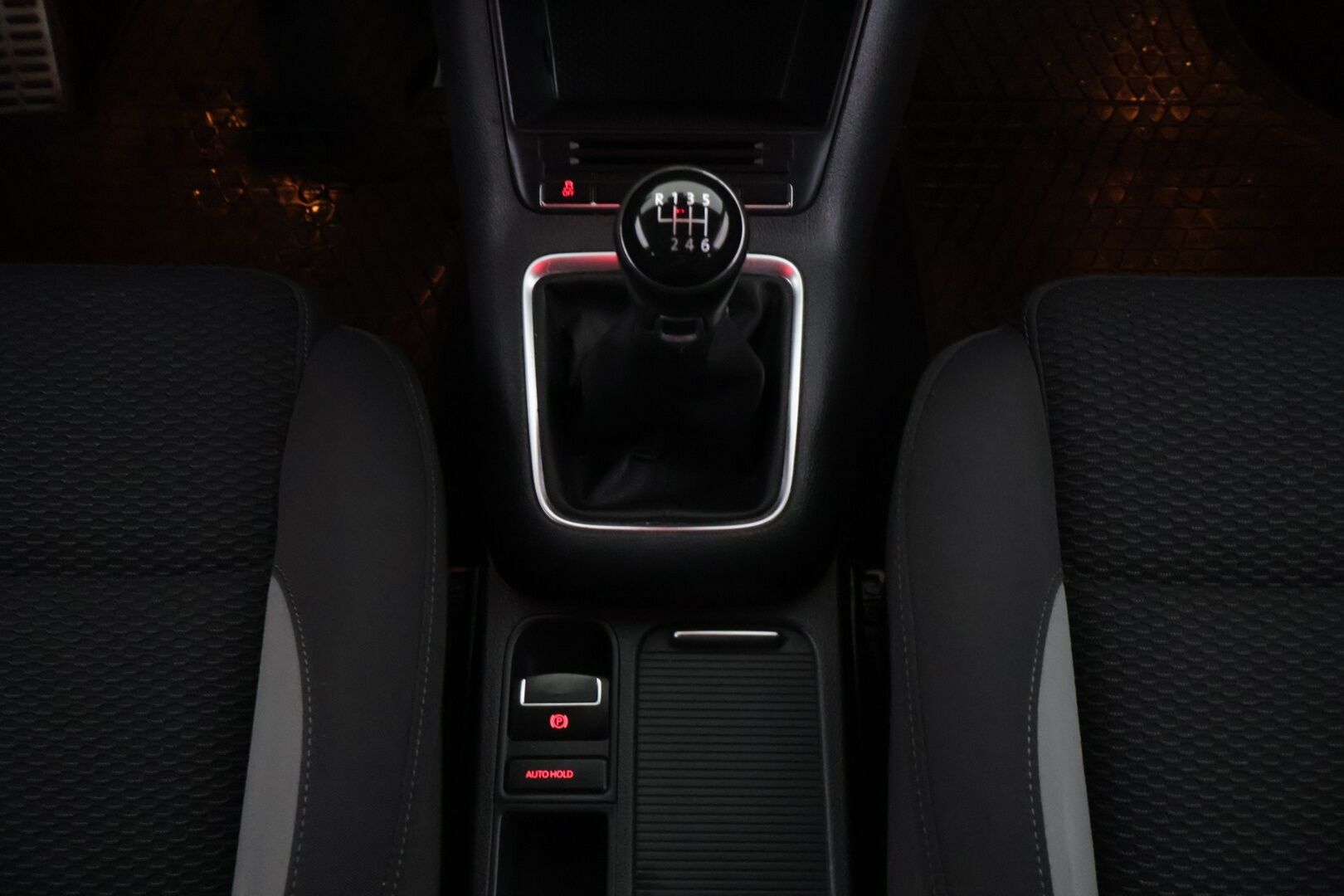 Volkswagen Tiguan 2015 R-Line 1,4 TSI 118 kW (160 hv) 4MOTION ** Webasto / Koukku / Bluetooth / Vakkari - *Lämmin / Käytännöllinen / Mukava* - Osta nyt, maksa vasta ensi vuonna