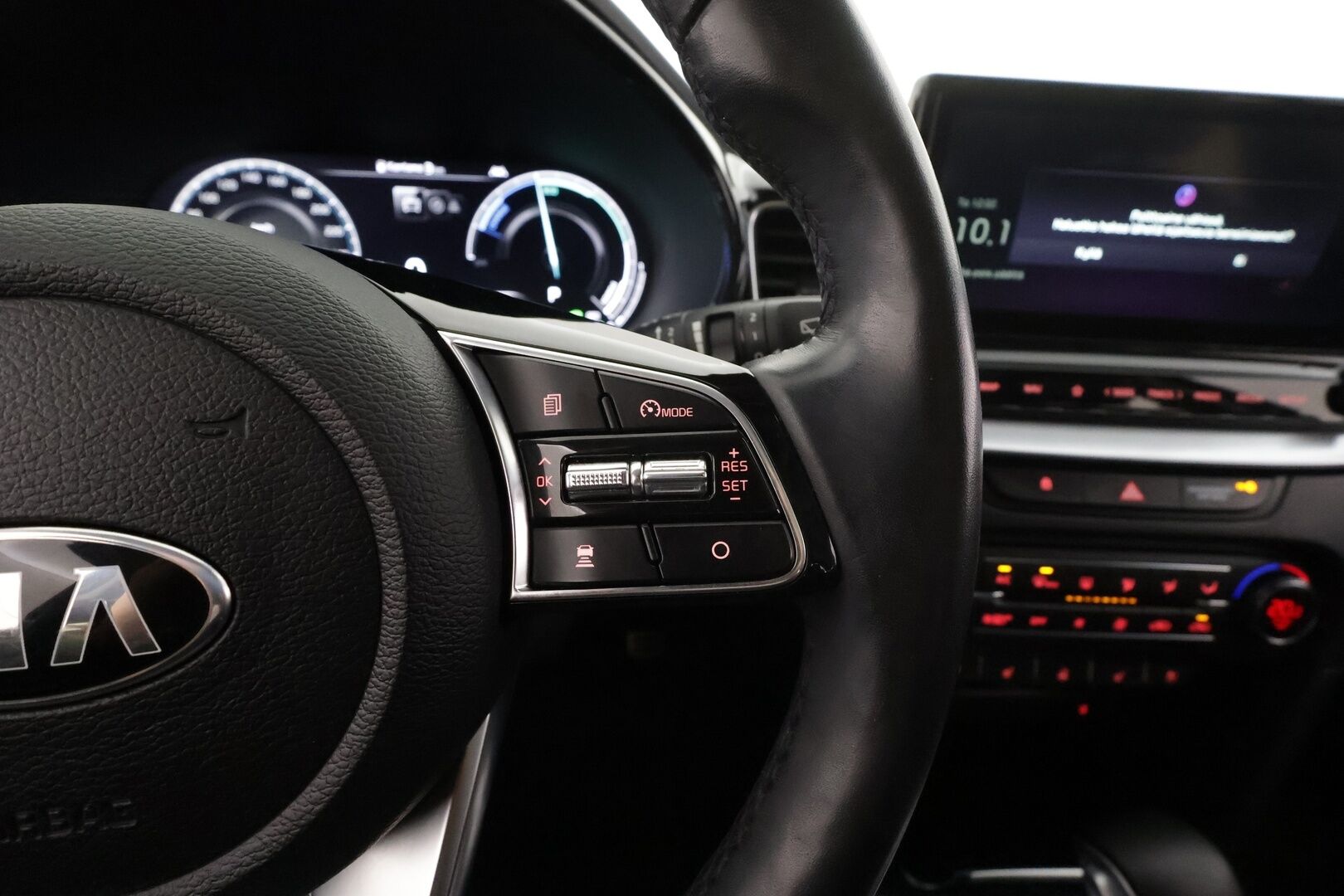 Kia XCeed 2020 1,6 GDI Plug-In Hybrid Business Premium DCT * ACC / P.kamera / Lasikattoluukku / Lohko+Sisä / Muistipenkki * - Ilmastoidut nahat / Suomi-auto / Kahdet renkaat aluvanteilla 