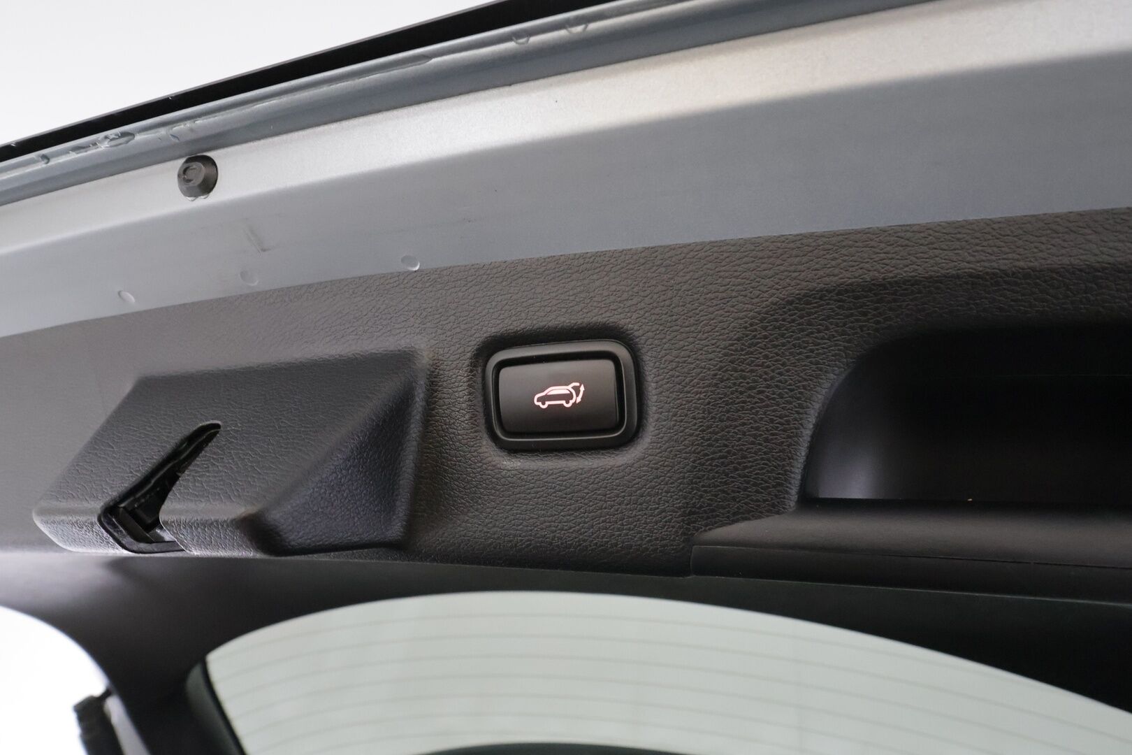 Kia XCeed 2020 1,6 GDI Plug-In Hybrid Business Premium DCT * ACC / P.kamera / Lasikattoluukku / Lohko+Sisä / Muistipenkki * - Ilmastoidut nahat / Suomi-auto / Kahdet renkaat aluvanteilla 