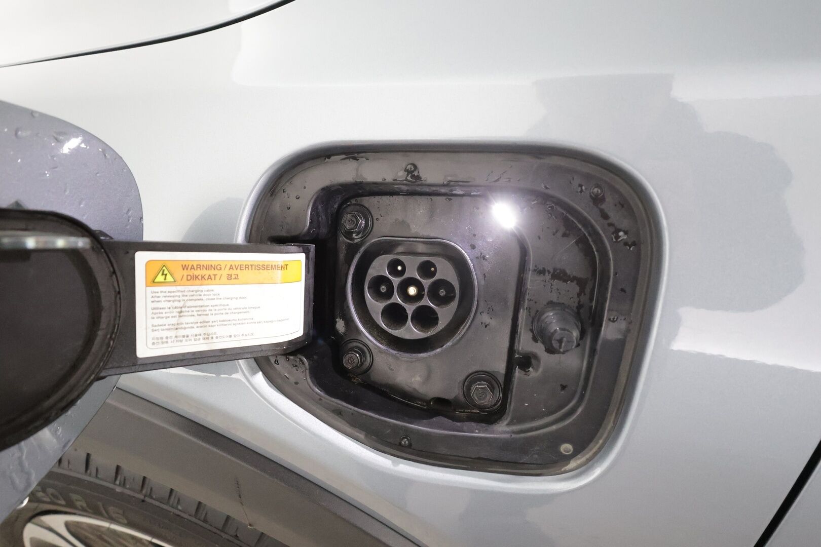 Kia XCeed 2020 1,6 GDI Plug-In Hybrid Business Premium DCT * ACC / P.kamera / Lasikattoluukku / Lohko+Sisä / Muistipenkki * - Ilmastoidut nahat / Suomi-auto / Kahdet renkaat aluvanteilla 