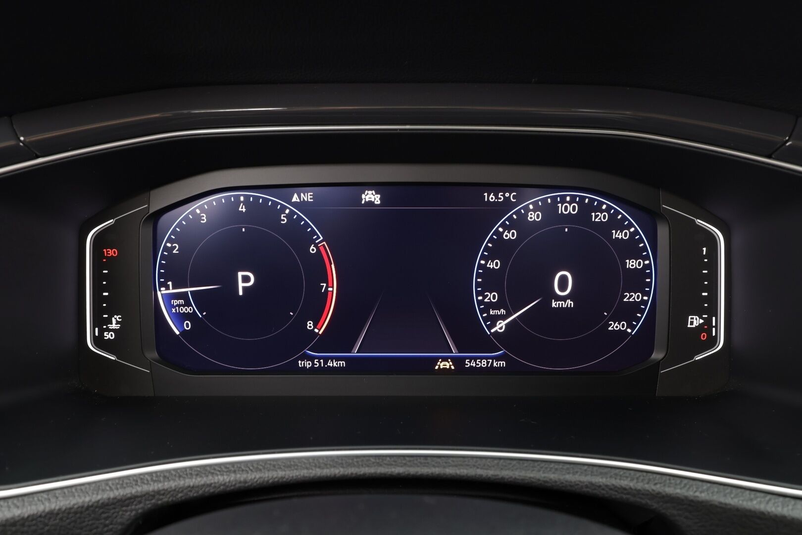 Volkswagen T-Roc 2020 Sport 1,5 TSI EVO 110 kW DSG * ACC / Panorama / Webasto / P.kamera / LED / Navi / Ratinlämmitin / Digimittaristo / KeylessGo * - KATSO KAMPANJAHINTA! / 1.Om Suomi-auto / Kahdet renkaat aluvanteilla / ALV - HULLUT VÄLIPÄIVÄT KORKOTARJOUS 2,49%