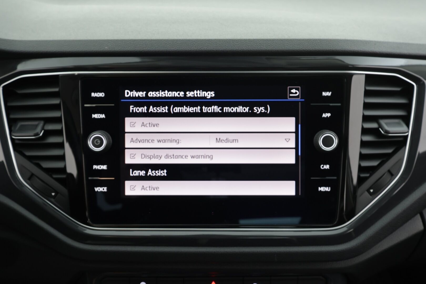 Volkswagen T-Roc 2020 Sport 1,5 TSI EVO 110 kW DSG * ACC / Panorama / Webasto / P.kamera / LED / Navi / Ratinlämmitin / Digimittaristo / KeylessGo * - KATSO KAMPANJAHINTA! / 1.Om Suomi-auto / Kahdet renkaat aluvanteilla / ALV - HULLUT VÄLIPÄIVÄT KORKOTARJOUS 2,49%