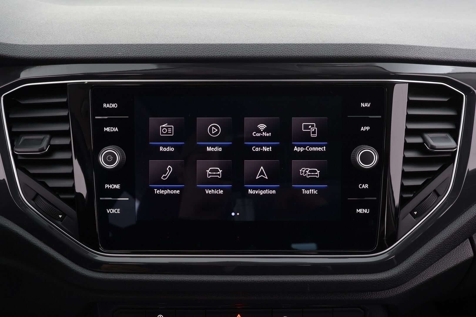 Volkswagen T-Roc 2020 Sport 1,5 TSI EVO 110 kW DSG * ACC / Panorama / Webasto / P.kamera / LED / Navi / Ratinlämmitin / Digimittaristo / KeylessGo * - KATSO KAMPANJAHINTA! / 1.Om Suomi-auto / Kahdet renkaat aluvanteilla / ALV - HULLUT VÄLIPÄIVÄT KORKOTARJOUS 2,49%