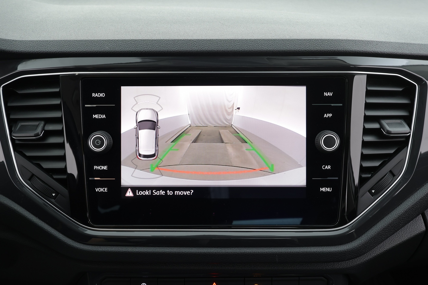 Volkswagen T-Roc 2020 Sport 1,5 TSI EVO 110 kW DSG * ACC / Panorama / Webasto / P.kamera / LED / Navi / Ratinlämmitin / Digimittaristo / KeylessGo * - KATSO KAMPANJAHINTA! / 1.Om Suomi-auto / Kahdet renkaat aluvanteilla / ALV - HULLUT VÄLIPÄIVÄT KORKOTARJOUS 2,49%