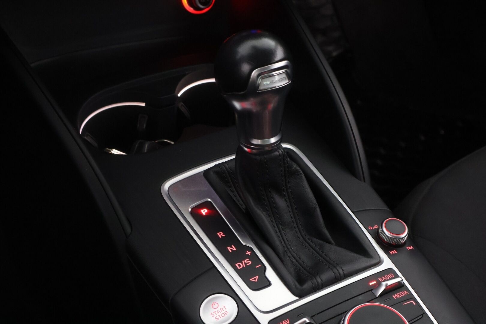 Audi A3 2015 Sportback Business Sport 1,4 TFSI e-tron S tronic - Vetokoukku | Adapt.LED | Lohko & Sisäpistoke | Vakkari | Digimittari | KeylessGo | Huippusiisti | 2x Renkaat Aluvantein!