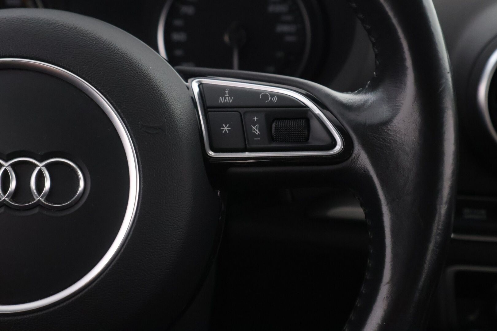 Audi A3 2015 Sportback Business Sport 1,4 TFSI e-tron S tronic - Vetokoukku | Adapt.LED | Lohko & Sisäpistoke | Vakkari | Digimittari | KeylessGo | Huippusiisti | 2x Renkaat Aluvantein!