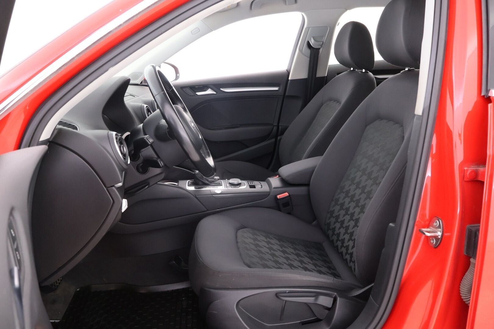 Audi A3 2015 Sportback Business Sport 1,4 TFSI e-tron S tronic - Vetokoukku | Adapt.LED | Lohko & Sisäpistoke | Vakkari | Digimittari | KeylessGo | Huippusiisti | 2x Renkaat Aluvantein!