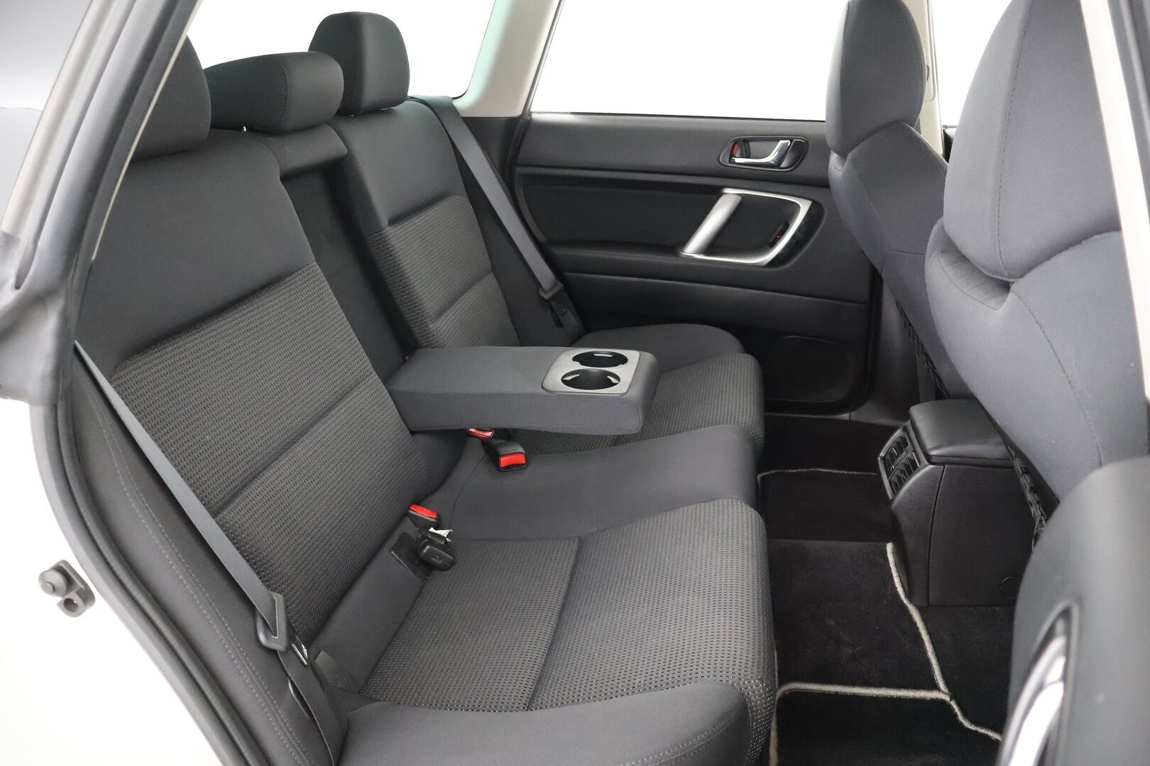 Subaru Legacy 2008 Touring Wagon 2.0 GT | Myydään huutokaupat.comissa | - | JDM | Vakkari | Sähköpenkit | SI-DRIVE | Kuljettajan istuin muistilla | 2x renkaat & vanteet | Älyttömän siisti! | 