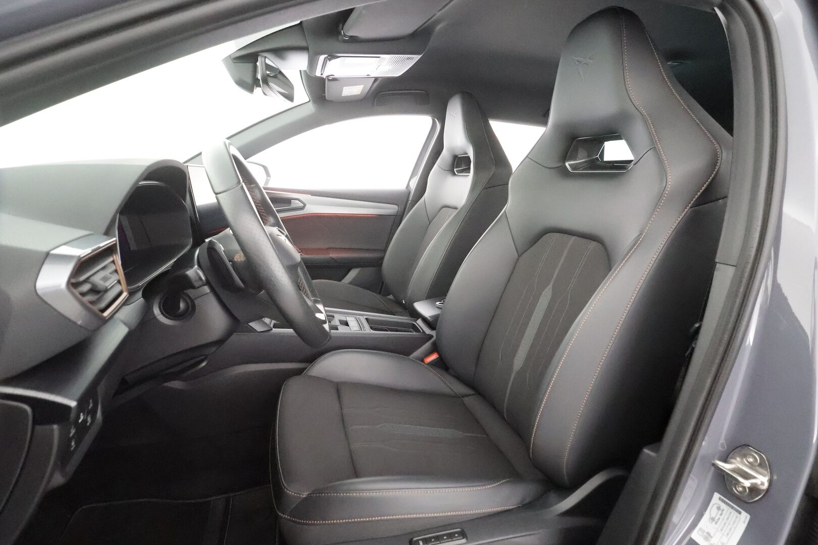 Cupra Leon 2023 1,4 PHEV 180 kW e-HYBRID DSG - | ACC | LED | P.Kamera | Muistipenkki | Keyless | Apple&Android |                Kahdet Renkaat |