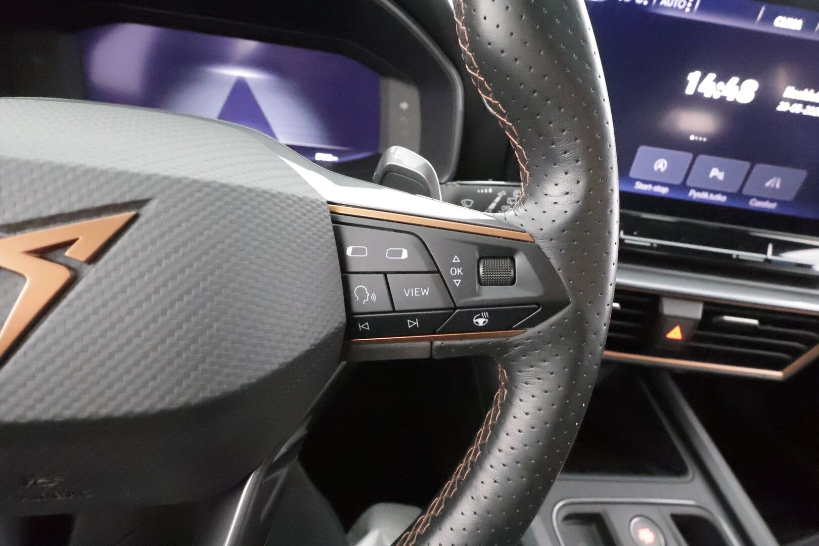 Cupra Leon 2023 1,4 PHEV 180 kW e-HYBRID DSG - | ACC | LED | P.Kamera | Muistipenkki | Keyless | Apple&Android |                Kahdet Renkaat |