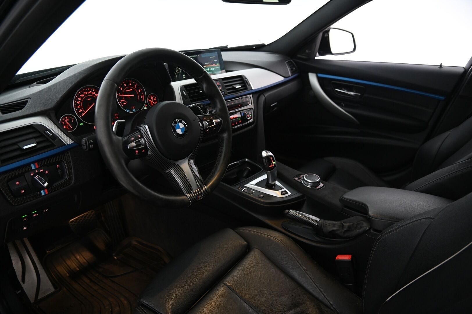 BMW 330 2016 F30 Sedan 330e M-Sport* ACC / H&K / HUD / Kattoluukku / Muistinahat / Proffa Navi* - *Kovat varusteet! / 2x Hyvät renkaat!