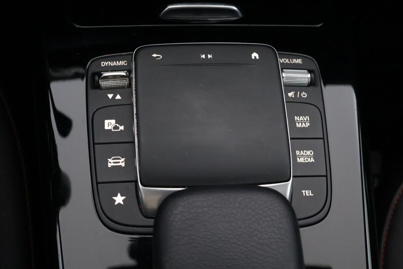 Mercedes-Benz A 2023 250 e A Business AMG - | Panorama | Ambient | Nahka-alcantara | Sporttipenkit | P-Kamera | Tutkat | LED | Navi |