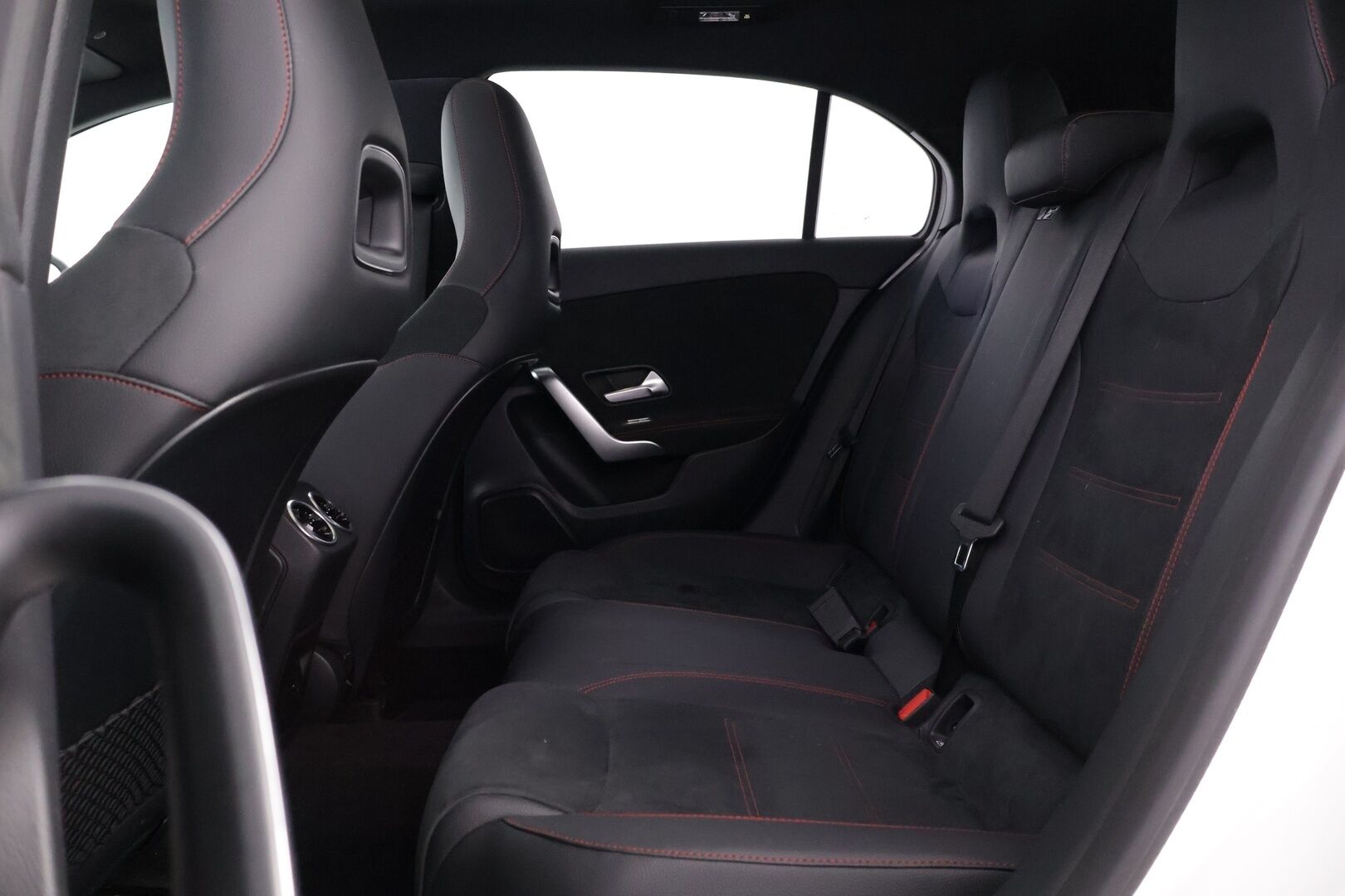 Mercedes-Benz A 2023 250 e A Business AMG - | Panorama | Ambient | Nahka-alcantara | Sporttipenkit | P-Kamera | Tutkat | LED | Navi |