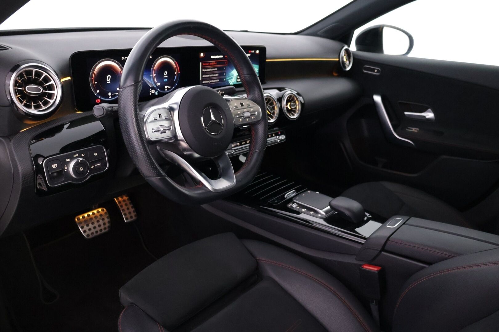 Mercedes-Benz A 2023 250 e A Business AMG - | Panorama | Ambient | Nahka-alcantara | Sporttipenkit | P-Kamera | Tutkat | LED | Navi |