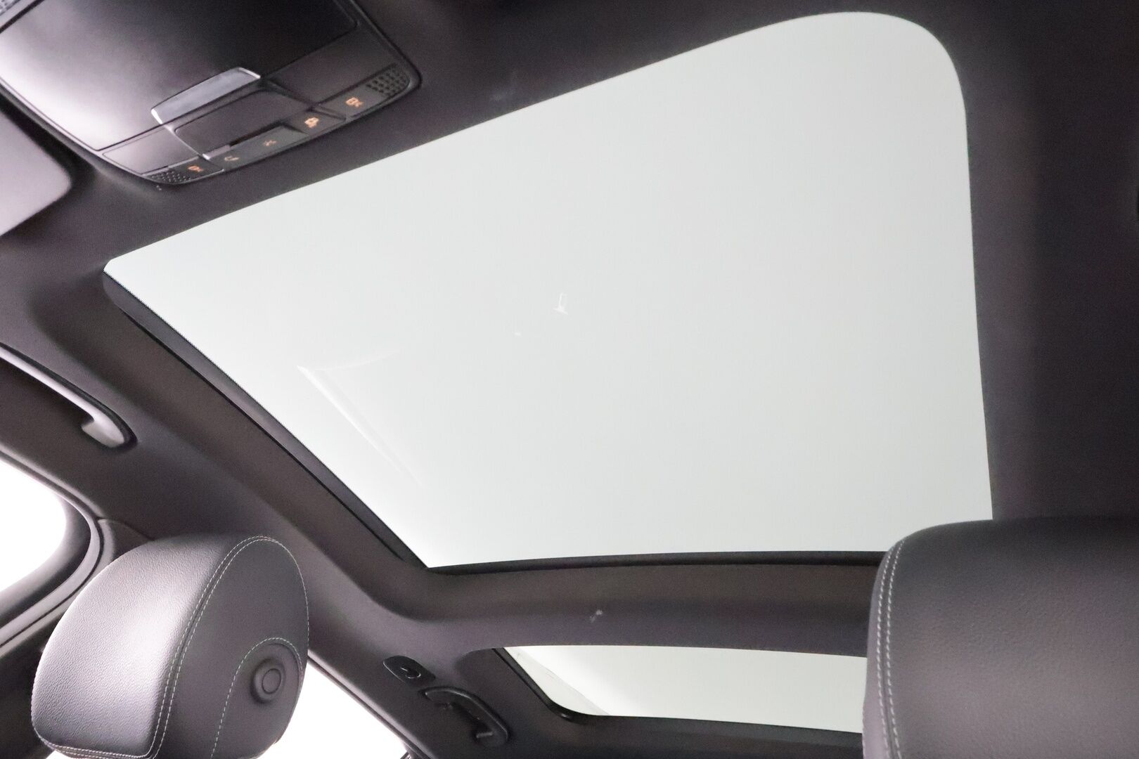 Mercedes-Benz GLC 2016 220 d 4Matic A Premium Business AMG * Distronic+ / Webasto / Burmester / Panoraama / Ilma-Alusta / Vetokoukku - Night / ILS LED / Nahka-Alcantara / Supervarusteet!