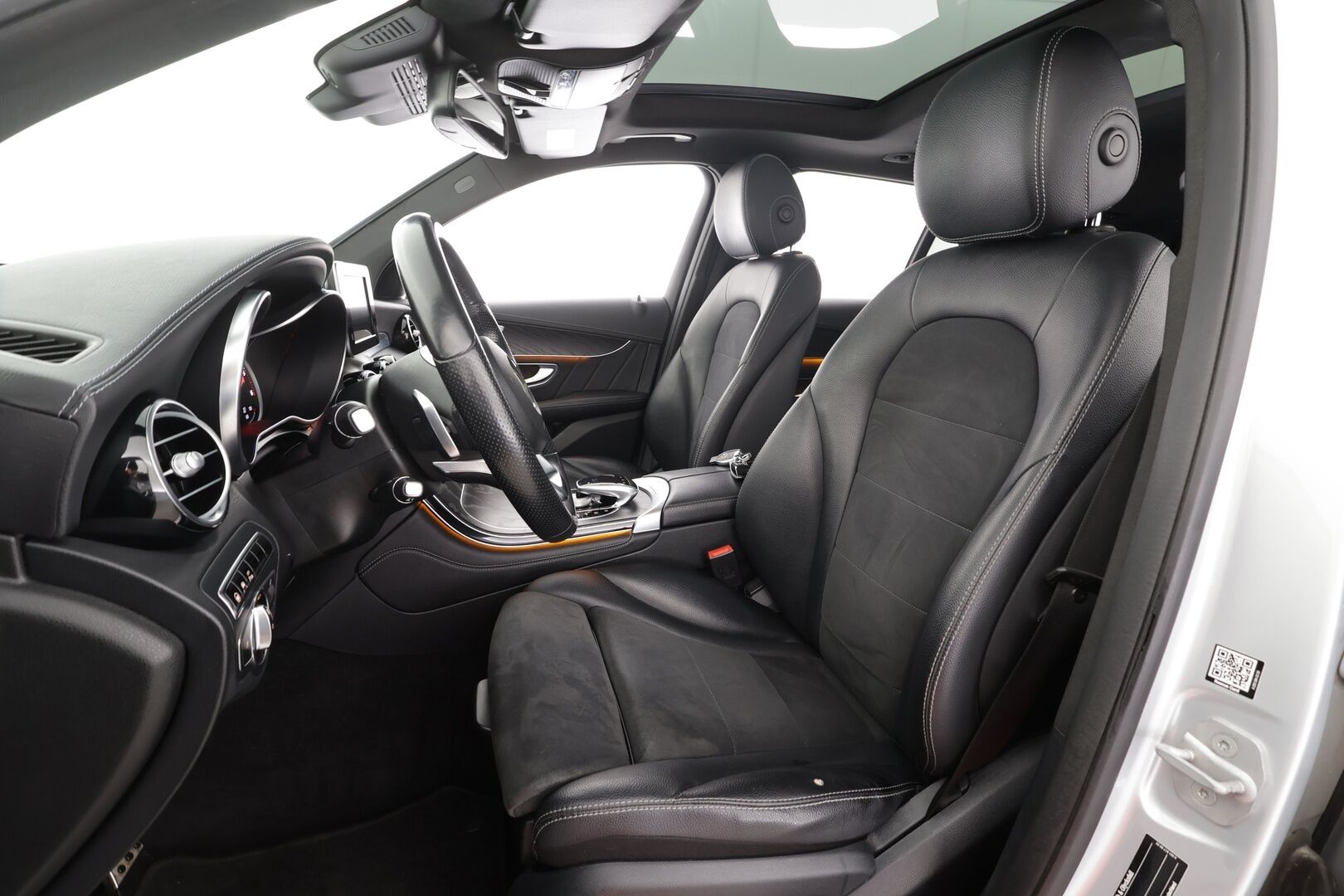 Mercedes-Benz GLC 2016 220 d 4Matic A Premium Business AMG * Distronic+ / Webasto / Burmester / Panoraama / Ilma-Alusta / Vetokoukku - Night / ILS LED / Nahka-Alcantara / Supervarusteet! - HULLUT AVAJAISHULINAT KORKOTARJOUS 3,29 %