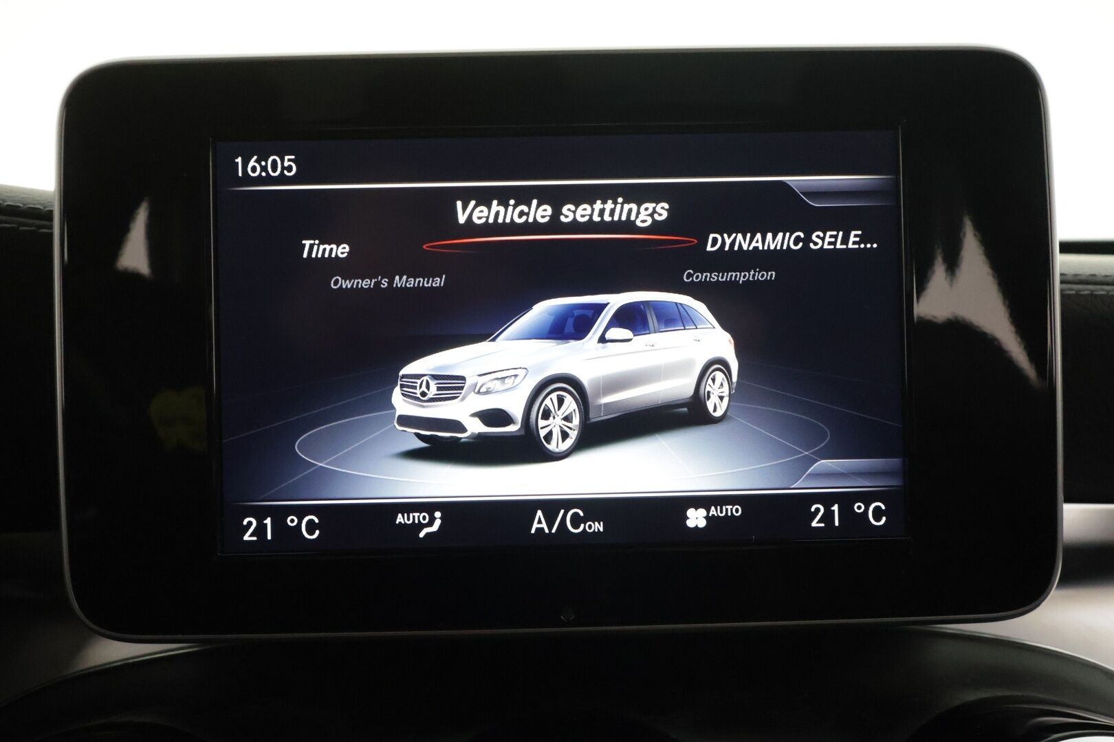 Mercedes-Benz GLC 2016 220 d 4Matic A Premium Business AMG * Distronic+ / Webasto / Burmester / Panorama / Ilma-alusta / Koukku * - Night - paketti / P.kamera / ILS LED / Sporttipenkit 