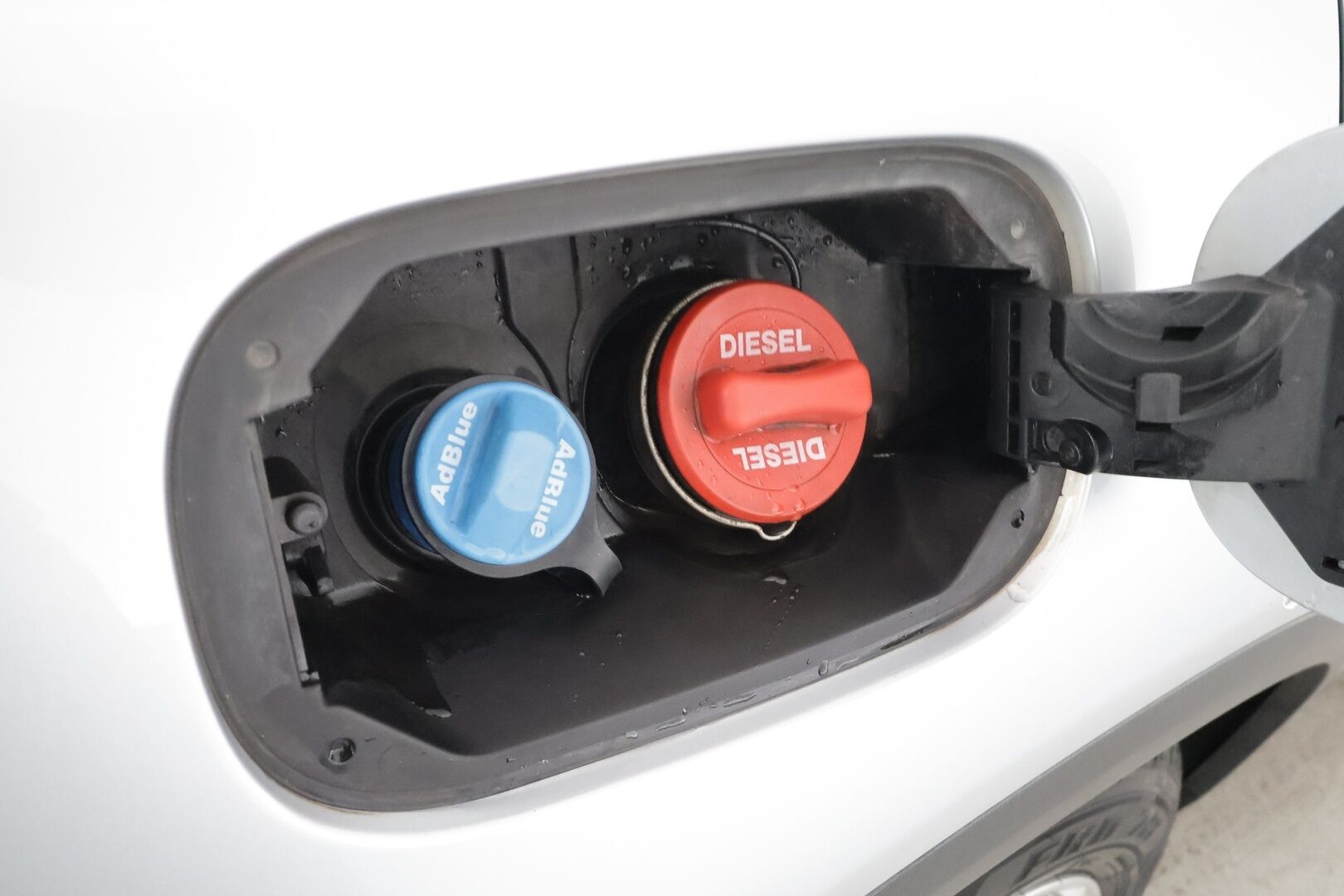 Mercedes-Benz GLC 2016 220 d 4Matic A Premium Business AMG * Distronic+ / Webasto / Burmester / Panoraama / Ilma-Alusta / Vetokoukku - Night / ILS LED / Nahka-Alcantara / Supervarusteet!