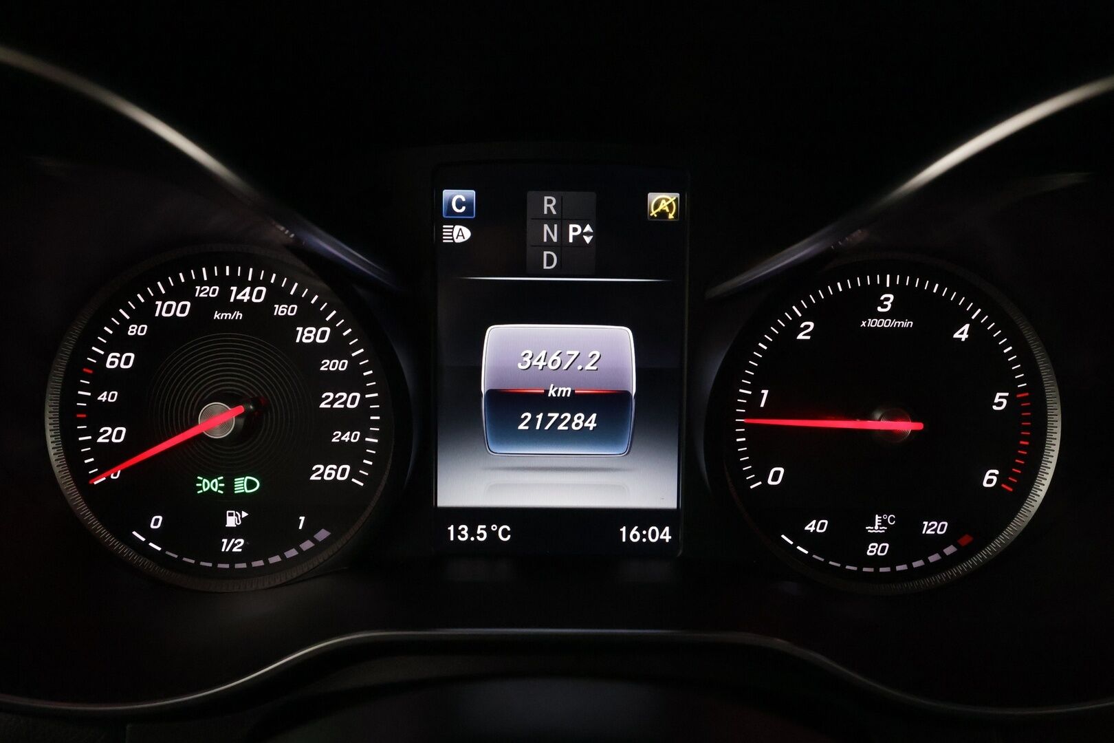 Mercedes-Benz GLC 2016 220 d 4Matic A Premium Business AMG - Distronic+ | Webasto | Burmester | Panoraama | Ilma-Alusta | Vetokoukku | ILS LED