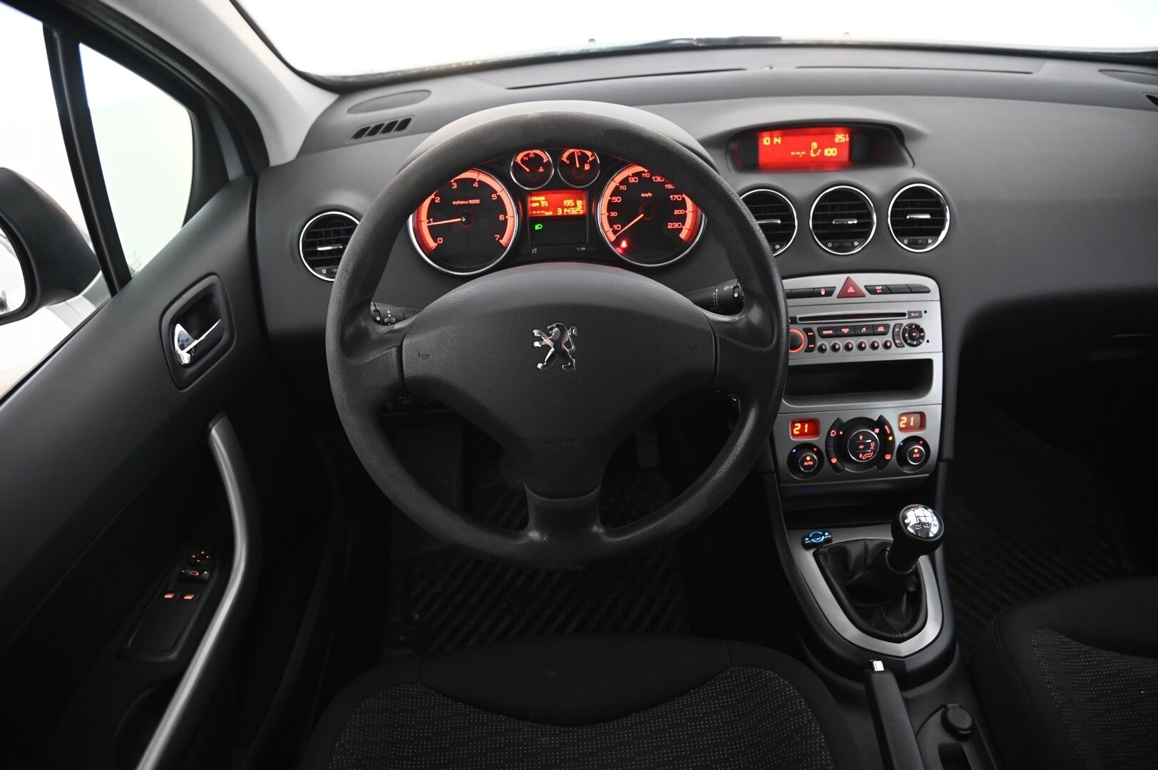 Peugeot 308 2011 SW VTi 120 Millesim 200 II*Myydään Huutokaupat.com* - Tämä auto myydään Huutokaupat.com | Lasikatto | Lohkolämmitin | Vakkari | 2x alut 