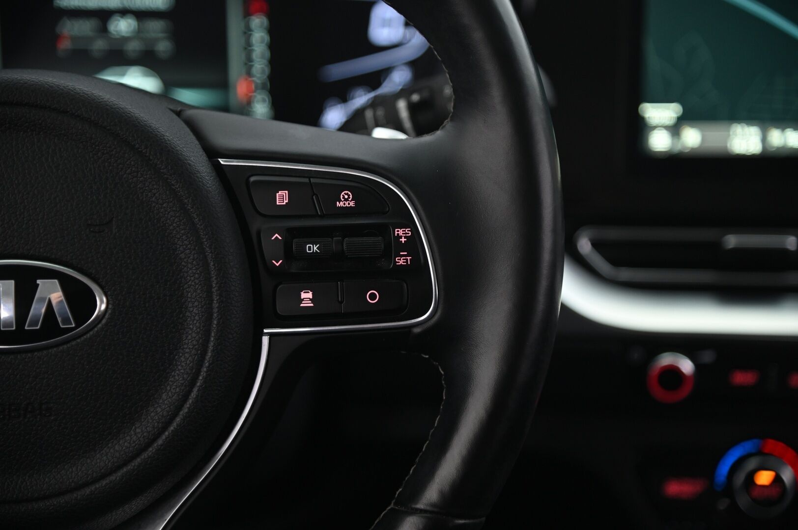Kia Niro 2021 GDI Hybrid EX DCT - 1.Om Suomi-Auto! | Juuri huollettu! | Adapt. Vakkari | JBL | Lohko | Vetokoukku |  Navi | Peruutuskamera | KeylessGo | Kaistavahti | 2xRenkaat Aluilla