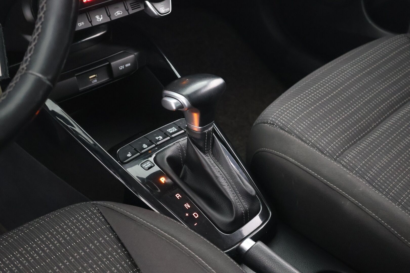 Kia Stonic 2021 1,0 T-GDI ISG 120hv EX DCT EcoDynamics - | Vakkari | P.kamera | Ratinlämmitin | Kaistavahti | P.tutka | Suomi-auto |