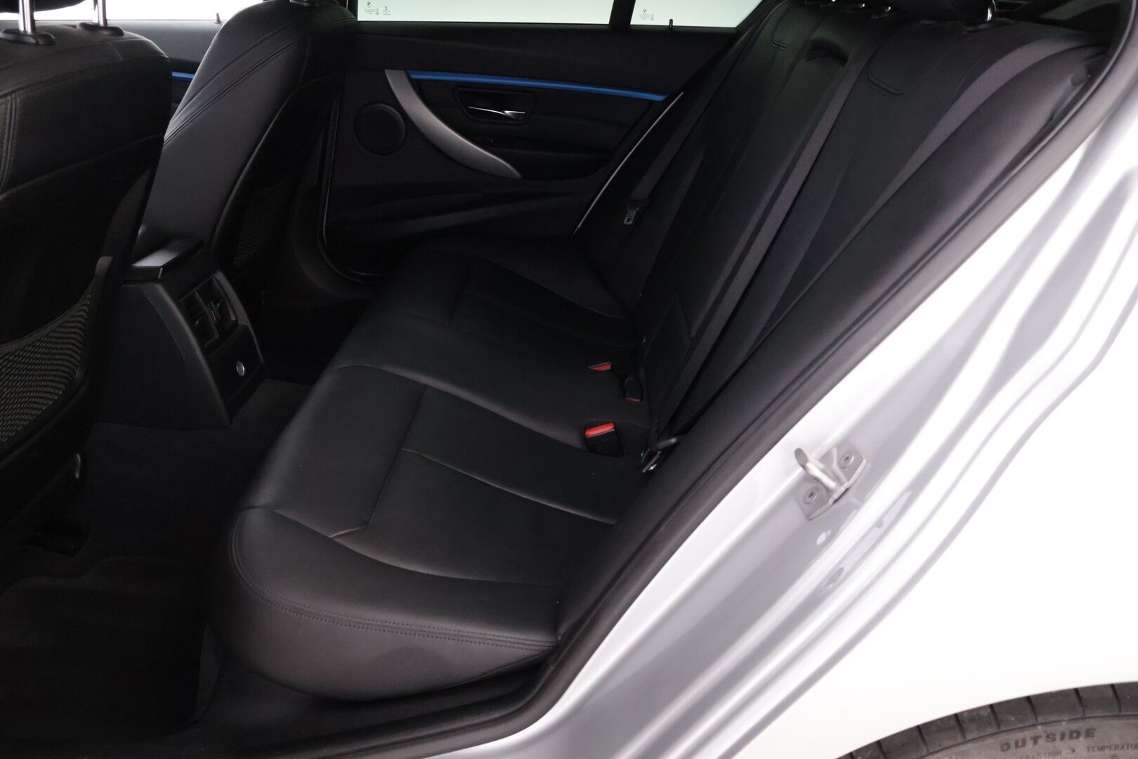 BMW 330 2017 F30 Sedan 330e A Business M Sport  *Sporttinahat / Prof. navi / Led / P. tutka / Näyttävä * - Taloudellinen! / hulppein varustein 