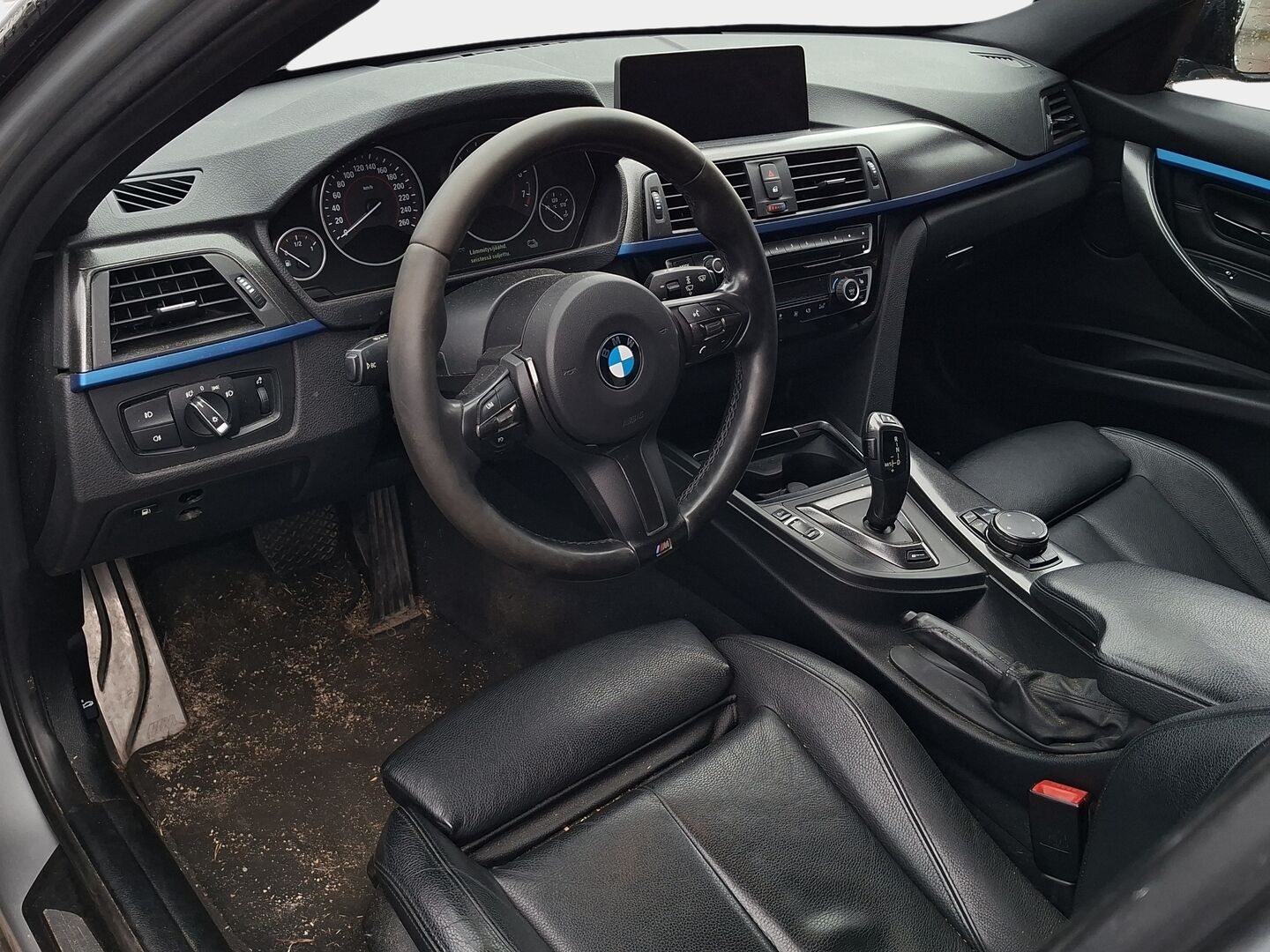 BMW 330 2017 F30 Sedan 330e A Business M Sport  *Sporttinahat / Prof. navi / Led / P. tutka / Näyttävä * - Taloudellinen! / hulppein varustein 