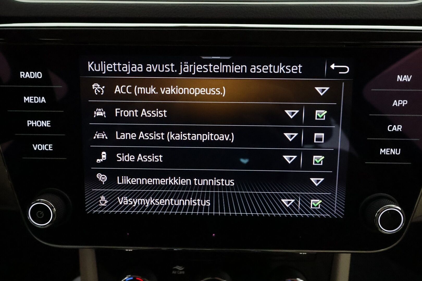Skoda Superb 2021 2,0 TDI 150 Style DSG Autom. * Adapt.Vakkari / Canton Premium Audio / Peruutuskamera / Matrix LED / Lohko & Sisäpistoke - Suomi-auto / Kahdet renkaat aluvanteilla / Muistipenkit / Huippuvarusteet! - HULLU BLACKWEEK KORKOTARJOUS 2,49%