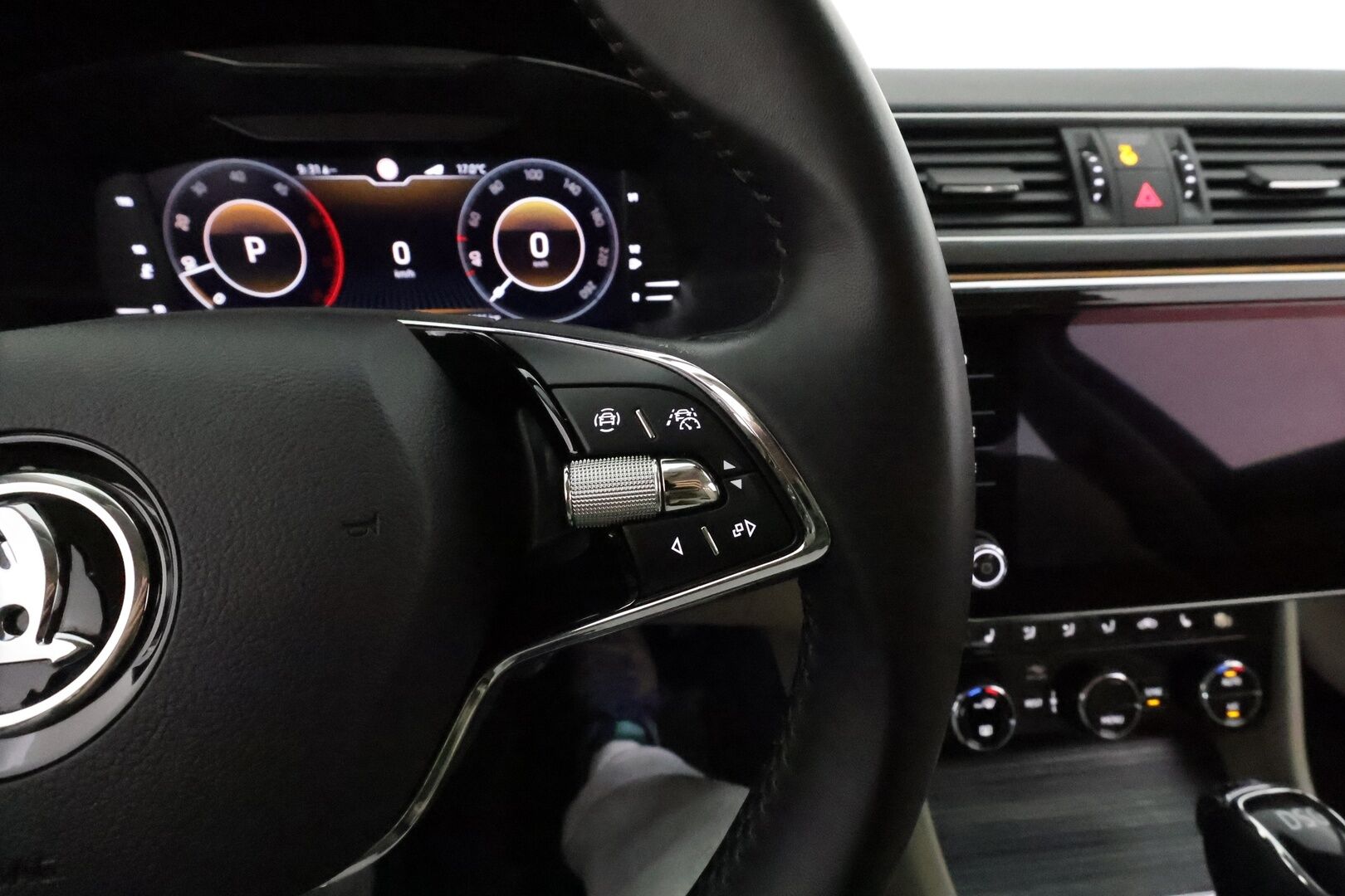 Skoda Superb 2021 2,0 TDI 150 Style DSG *ACC / P.kamera / Muistipenkit / Matrix LED / Navi / Canton / Lohkolämmitin* - Suomi-auto / Kahdet renkaat aluvanteilla