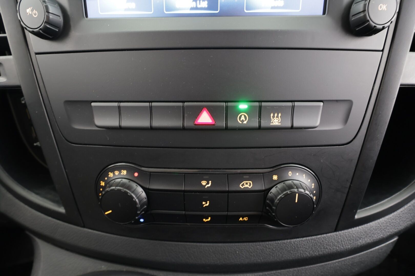 Mercedes-Benz Vito 2022 110CDI FWD-3,05/32K keskipitkä A2 Worker - Webasto | P.Kamera | Koukku | Vakkari | Apple&Android | 2x Renkaat | ALV | Juuri huollettu