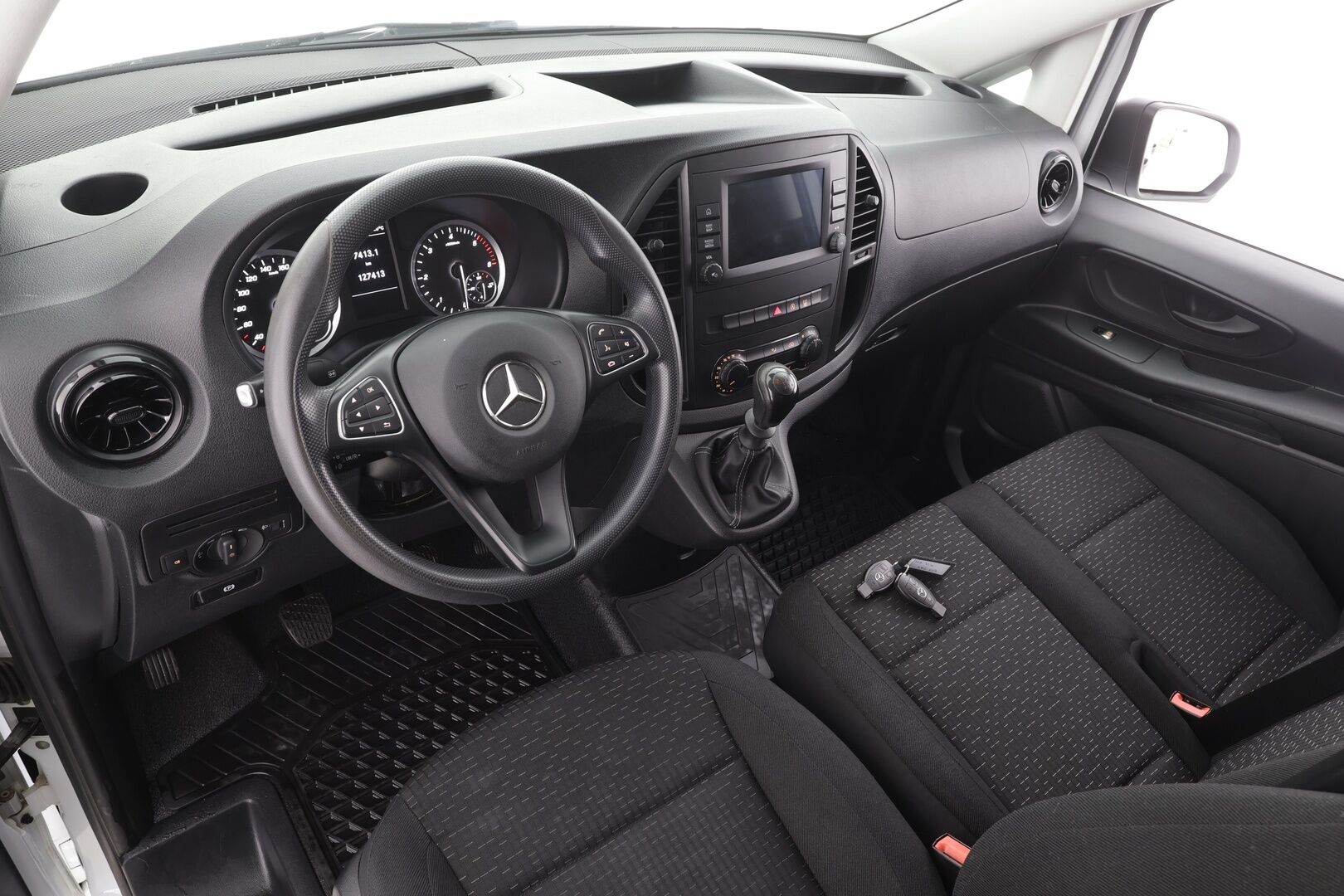 Mercedes-Benz Vito 2022 110CDI FWD-3,05/32K keskipitkä A2 Worker * Webasto / P.Kamera / Koukku / Vakkari / Apple&Android / 2x Renkaat / ALV * - Suomi-auto / Merkkihuollettu - HULLUT AVAJAISHULINAT KORKOTARJOUS 3,29 %