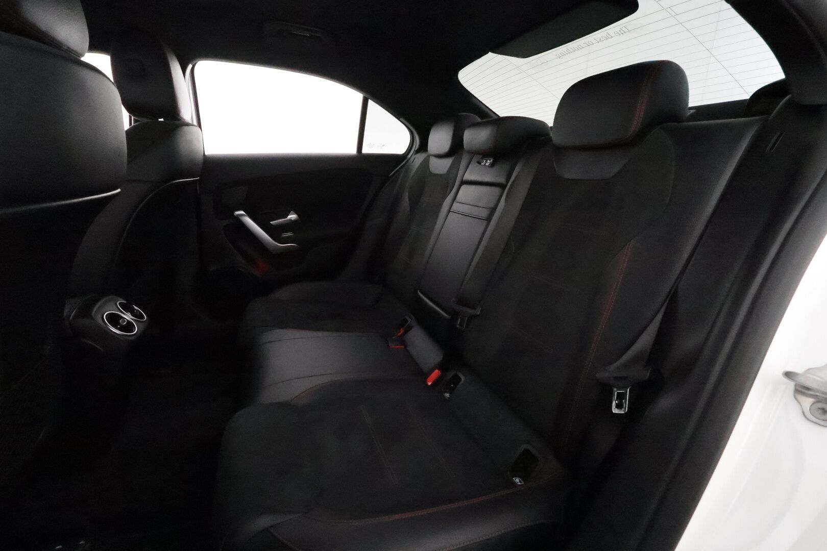 Mercedes-Benz A 2021 250 e A sedan Business AMG Edition EQ Power **Distronic / P.kamera / Multibeam / Widescreen / Sporttipenkit / Keyless** - Suomi-auto / 2x Latauskaapelit / Kahdet Renkaat