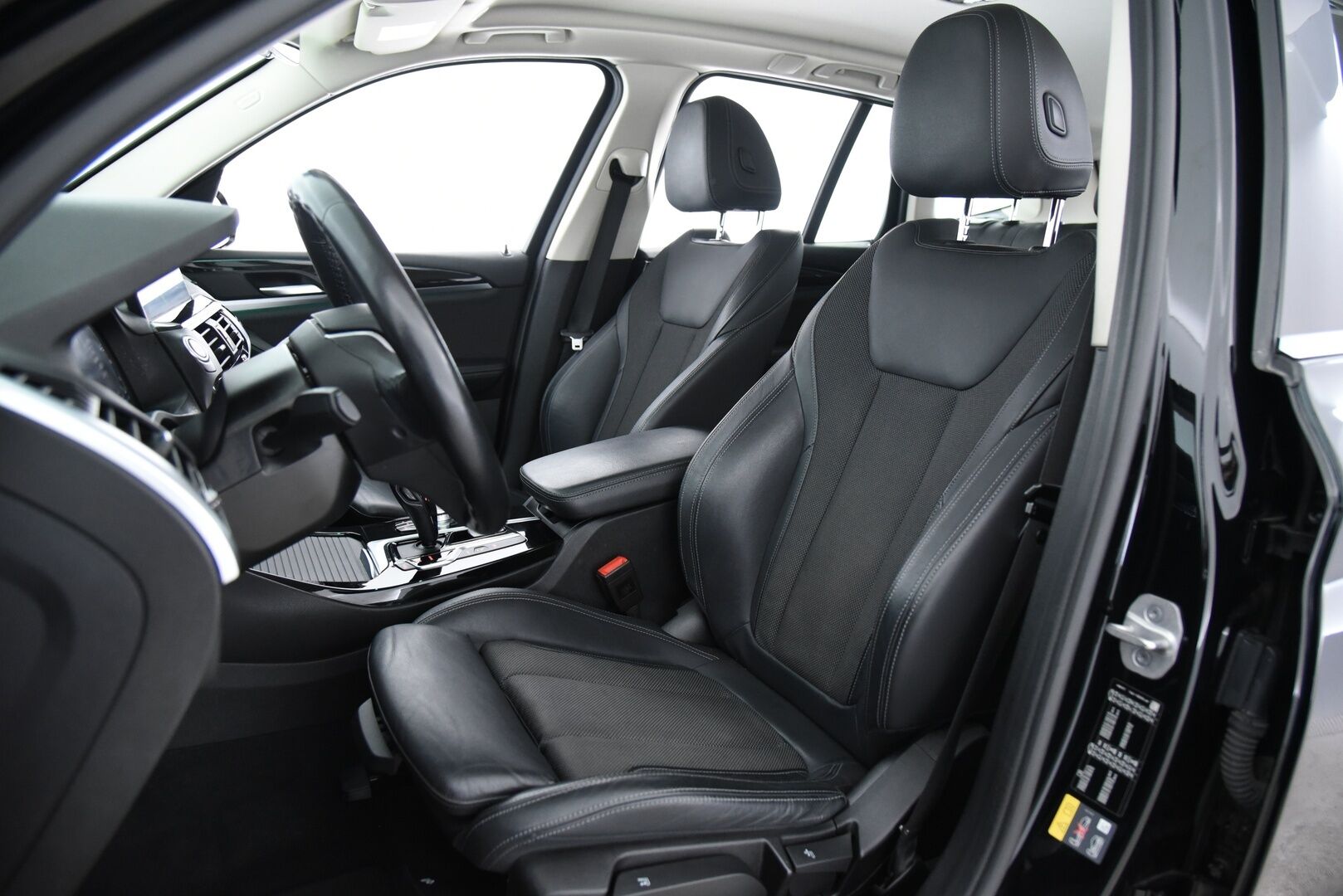 BMW X3 2021 G01 xDrive 30e A Charged Edition xLine / Suomi-auto / Koukku / Hifit / Tutkat / LED - Ambient Light / Juuri huollettu! / 2x alumiinivanteet!