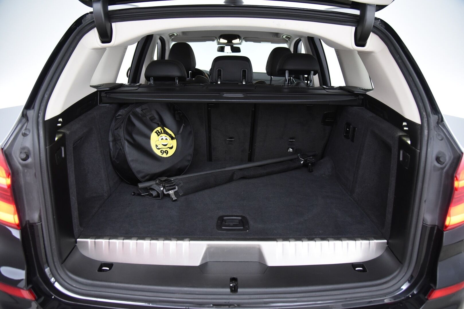 BMW X3 2021 G01 xDrive 30e A Charged Edition xLine / Suomi-auto / Koukku / Hifit / Tutkat / LED - Ambient Light / Juuri huollettu! / 2x alumiinivanteet!