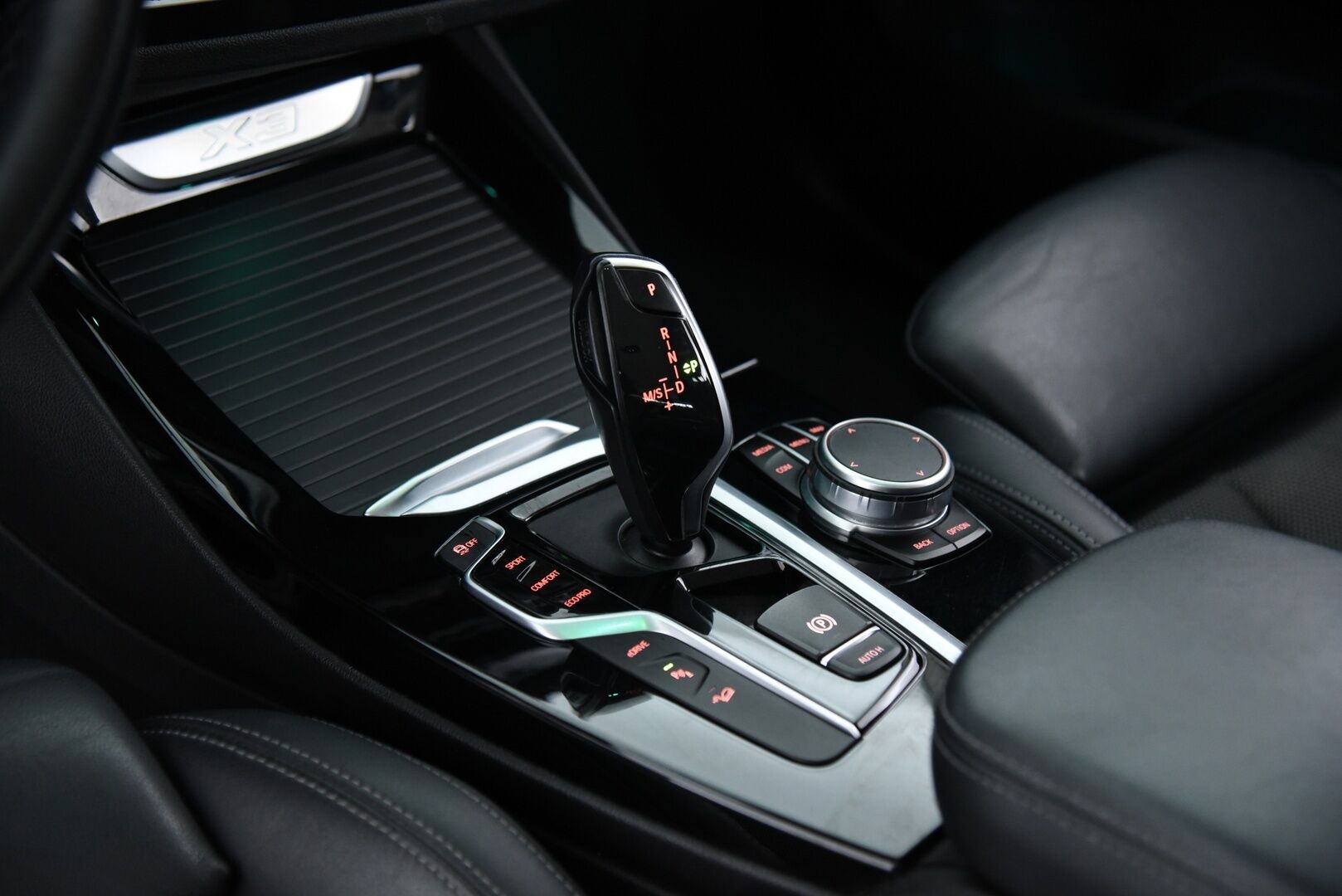 BMW X3 2021 G01 xDrive 30e A Charged Edition xLine / Suomi-auto / Koukku / Hifit / Tutkat / LED - Ambient Light / Juuri huollettu! / 2x alumiinivanteet!