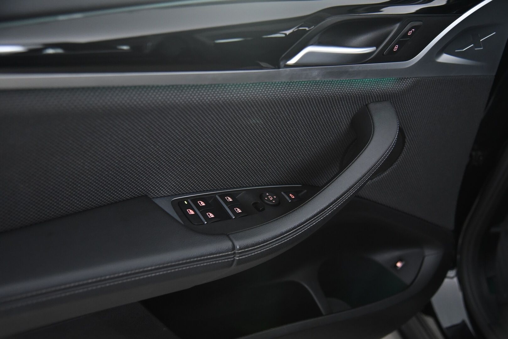 BMW X3 2021 G01 xDrive 30e A Charged Edition xLine / Suomi-auto / Koukku / Hifit / Tutkat / LED - Ambient Light / Juuri huollettu! / 2x alumiinivanteet!