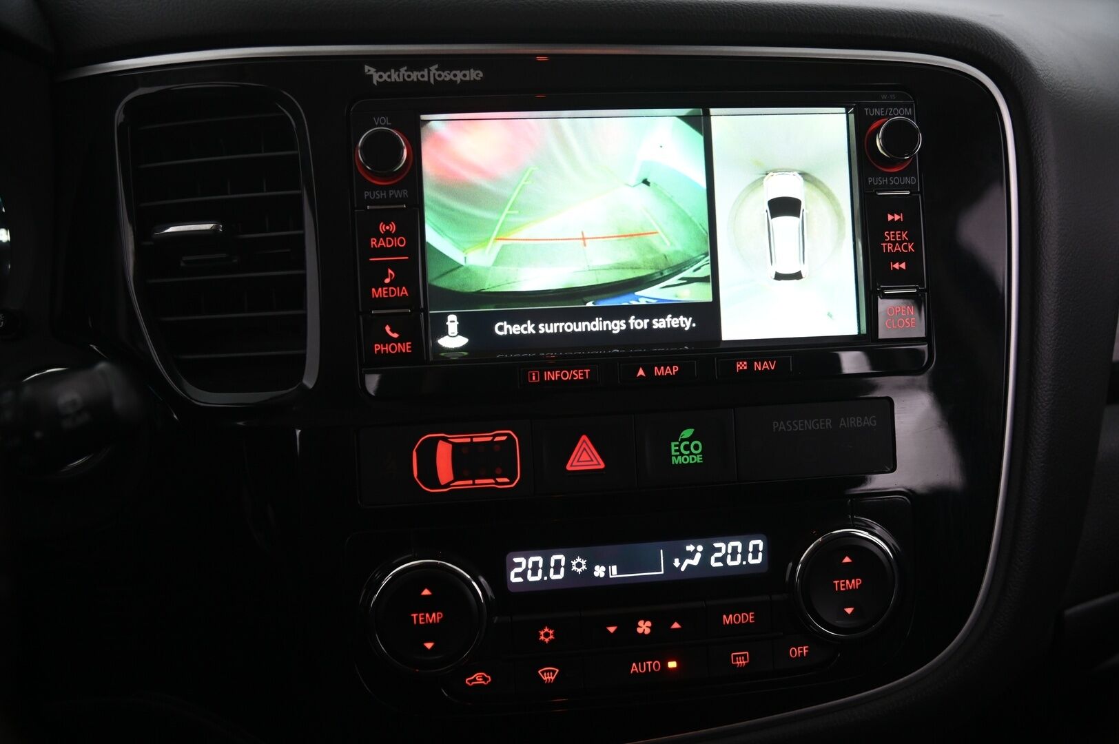 Mitsubishi Outlander 2016 Instyle 4WD 5P - ACC | 360 | KeyLess | Navi | Ratinlämmitin | Nahkapenkit | Rockford Sound | 2x renkaat&aluvantein - KORKO VAIN 3,99 %