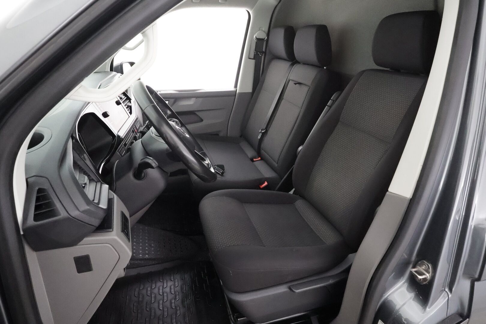 Volkswagen Transporter 2020 umpipakettiauto Pitkä 2,0 TDI 110 kW DSG * ACC / Webasto / P.Kamera LED /  Navi * - Kahdet renkaat